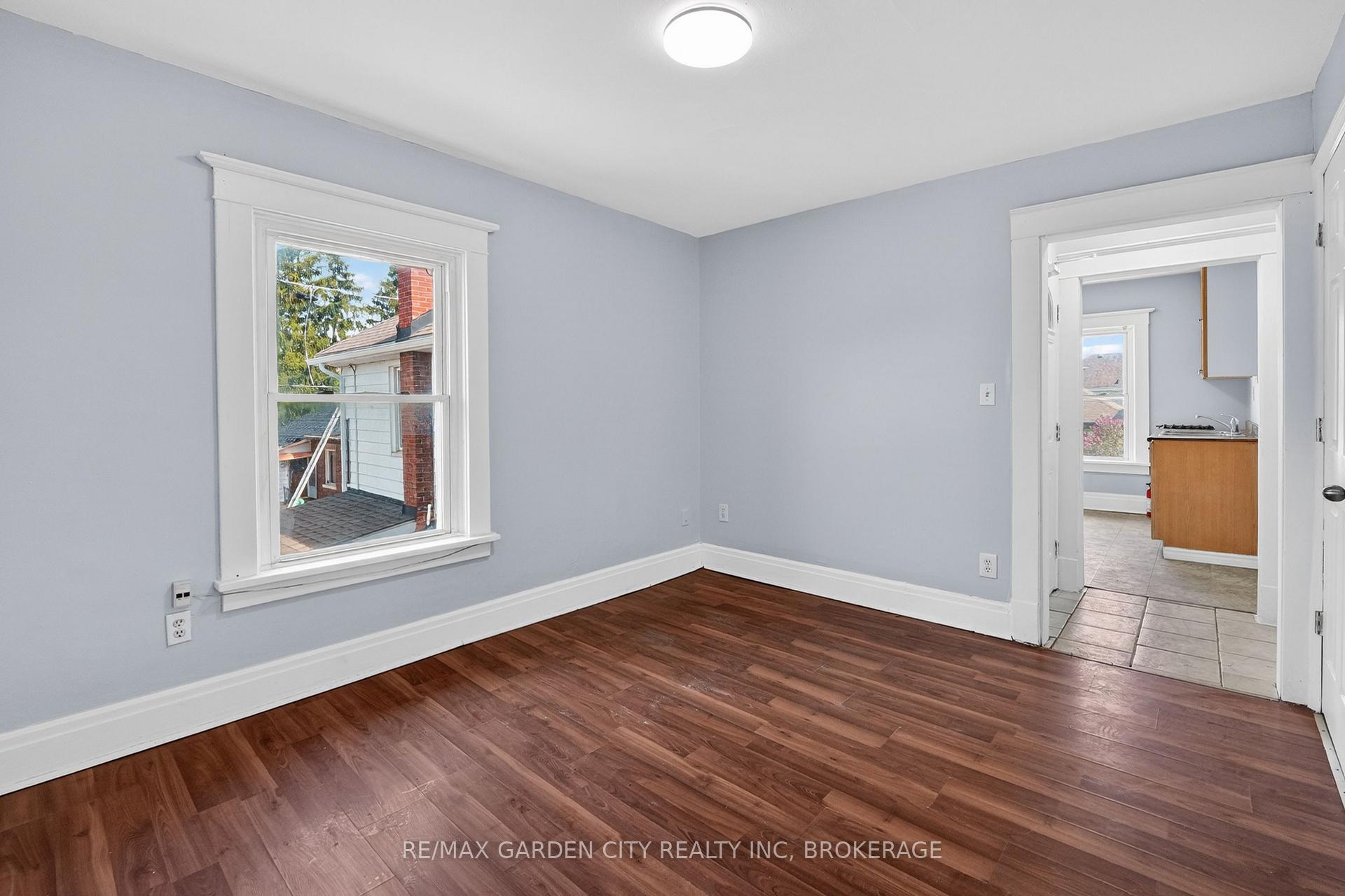 Photo 21 of 43 York Street, St. Catharines, Downtown — HOMEH