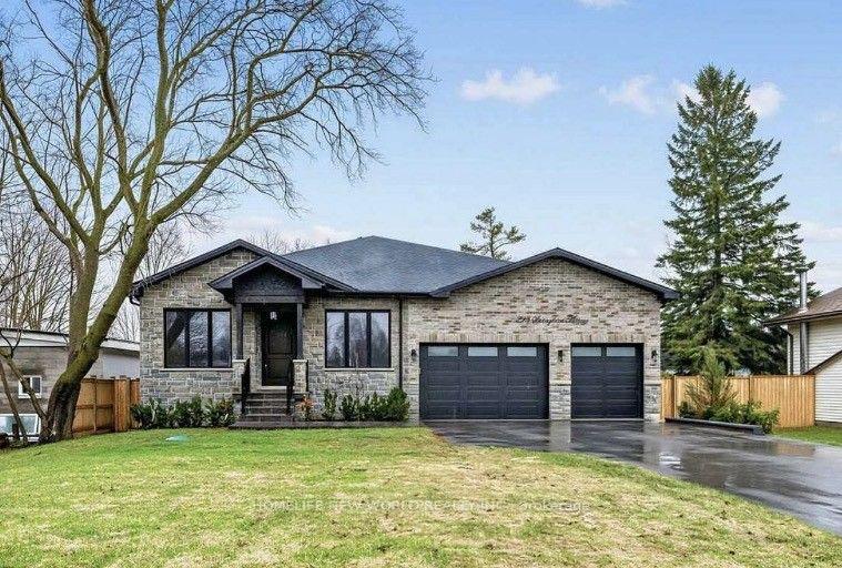 Photo of 225 Sunnybrae Avenue