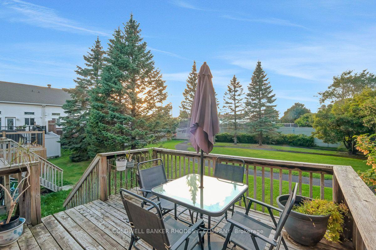 Photo 2 of 157 Gladeview Private, Ottawa, Upper Hunt Club — HOMEH