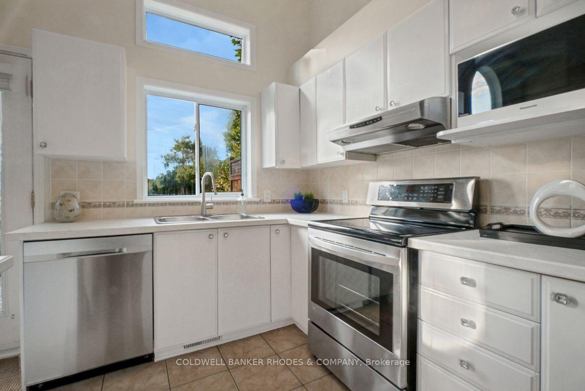 Photo 9 of 157 Gladeview Private, Ottawa, Upper Hunt Club — HOMEH