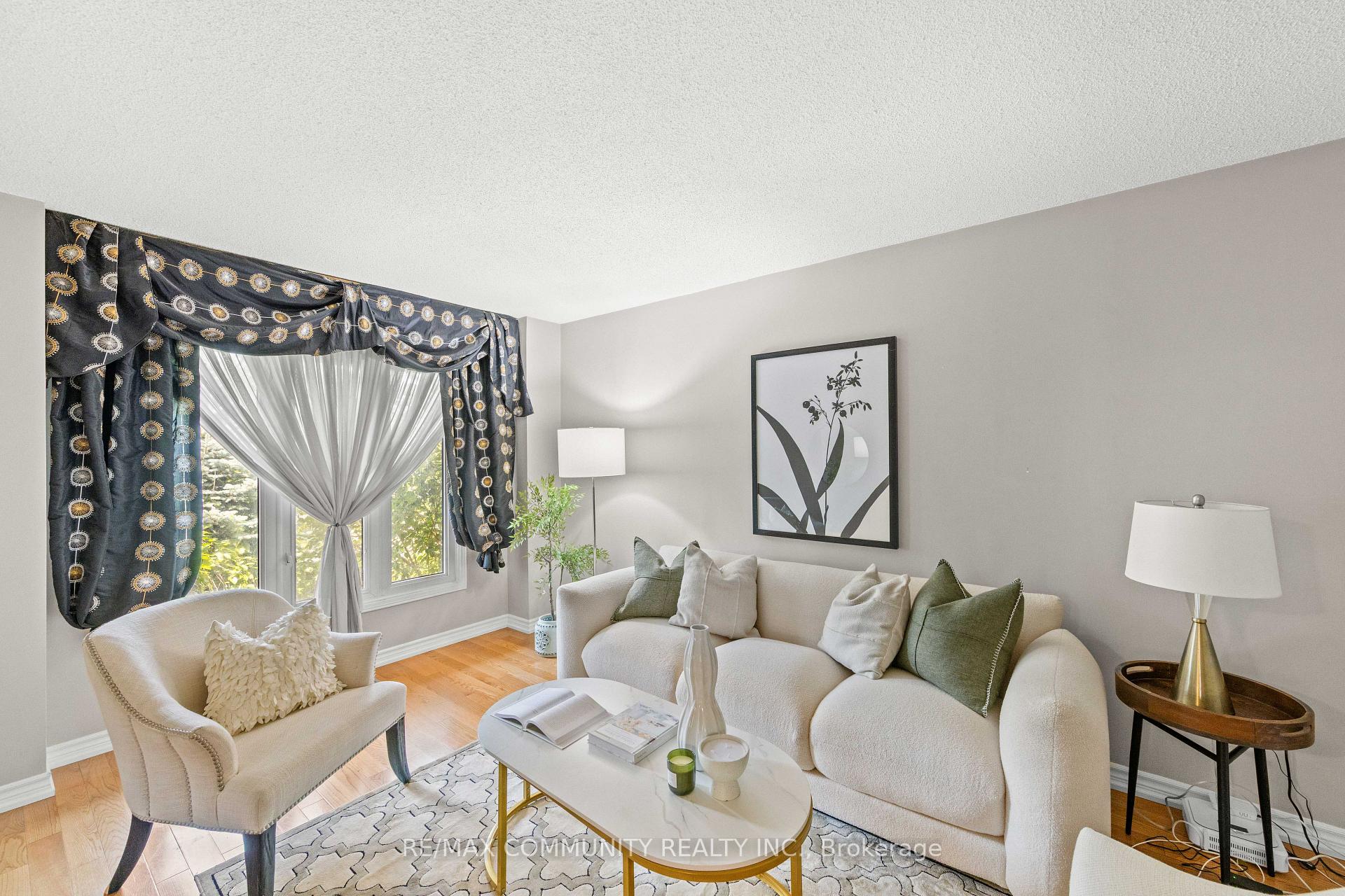 Photo 4 of 5 Plowman Drive, Ajax, Central — HOMEH