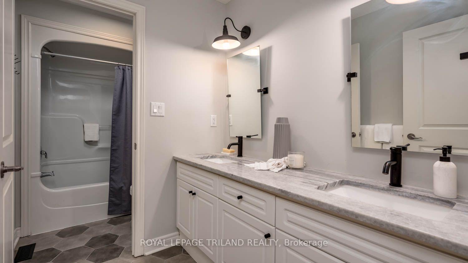 Photo 22 of 14 Willard Crescent, Middlesex Centre, Kilworth — HOMEH