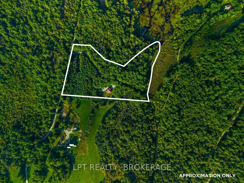 Photo 2 of 131 Leisure Point Road, Rideau Lakes, Rideau Lakes (South Crosby) Twp — HOMEH