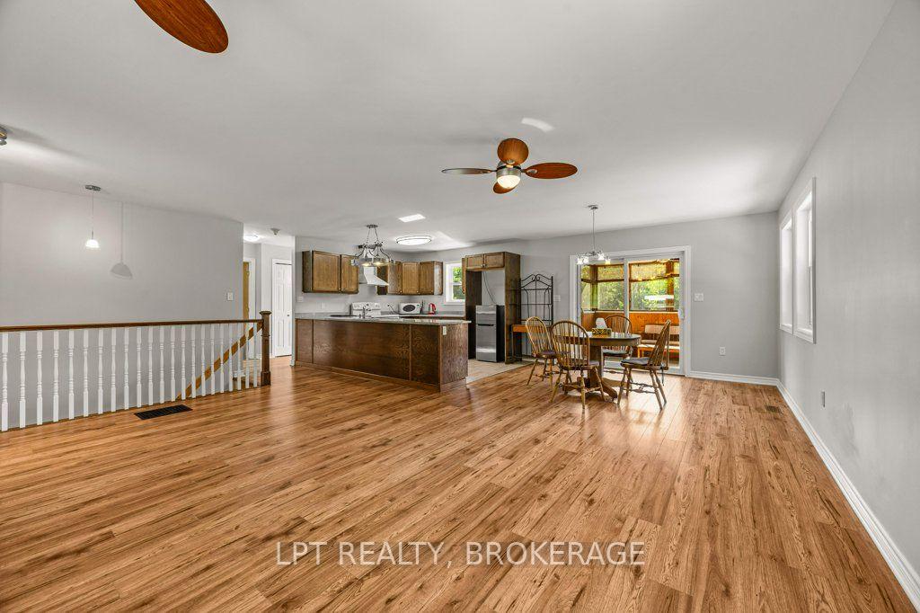 Photo 7 of 131 Leisure Point Road, Rideau Lakes, Rideau Lakes (South Crosby) Twp — HOMEH