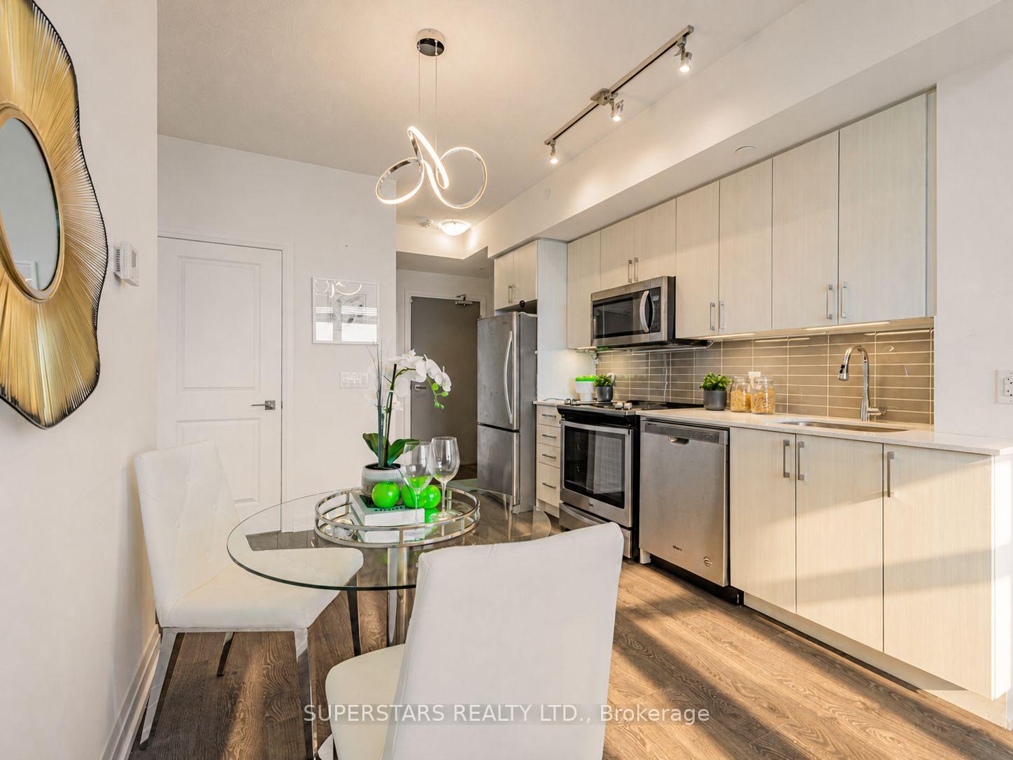 Photo 9 of Unit 927, 591 sheppard Avenue E, North York, Bayview Village — HOMEH
