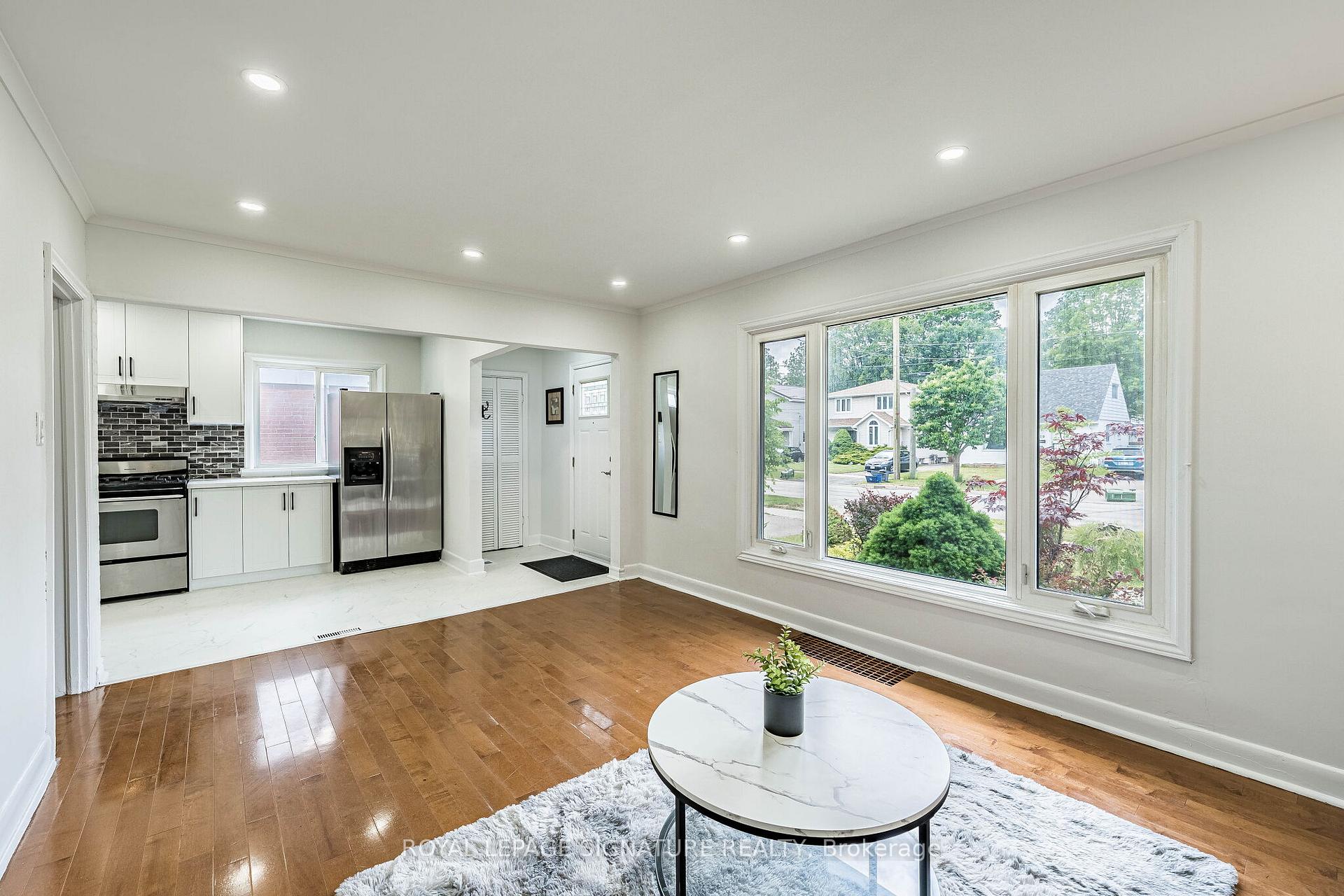 Photo 6 of 7 Putney Road, Etobicoke, Alderwood — HOMEH