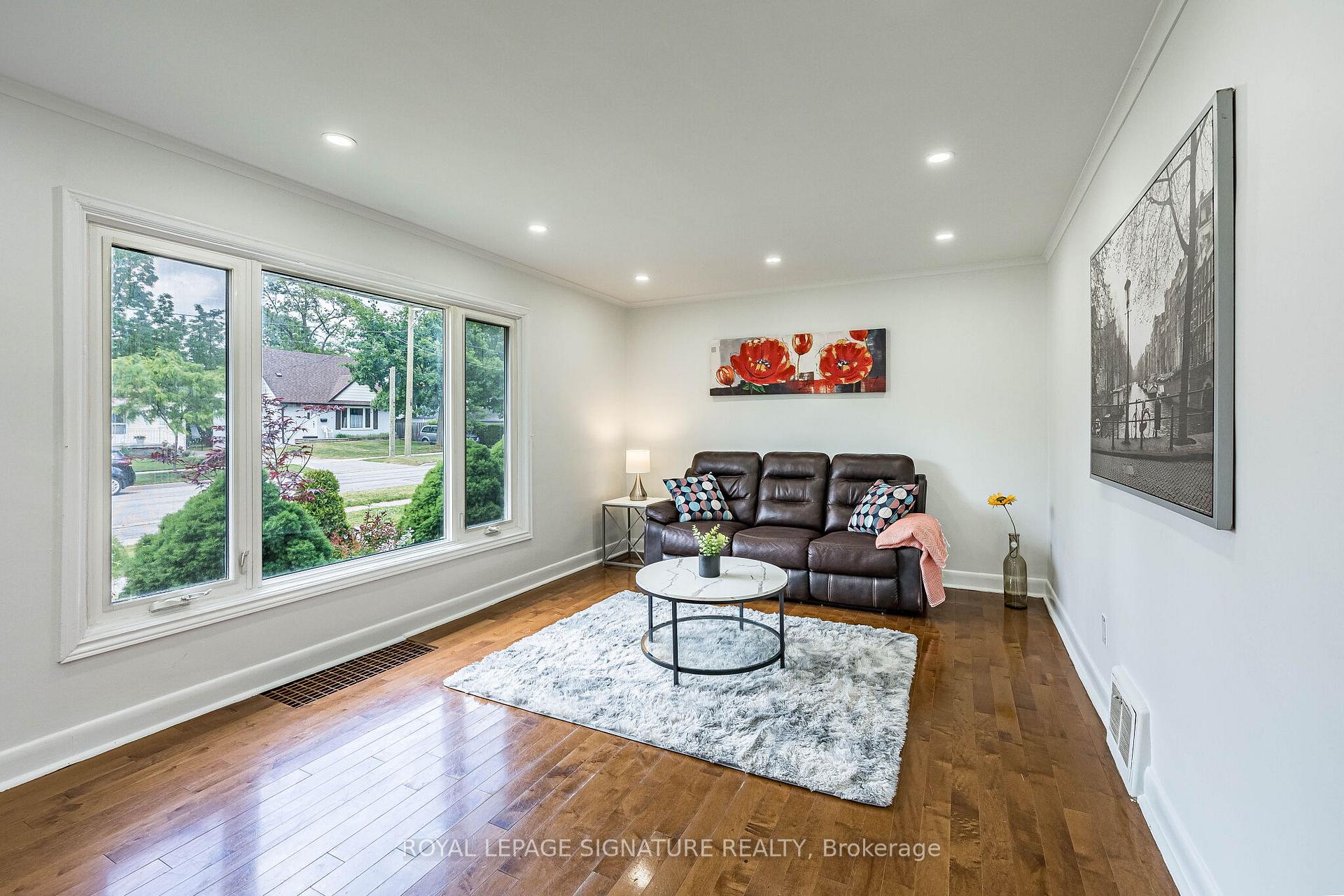 Photo 7 of 7 Putney Road, Etobicoke, Alderwood — HOMEH