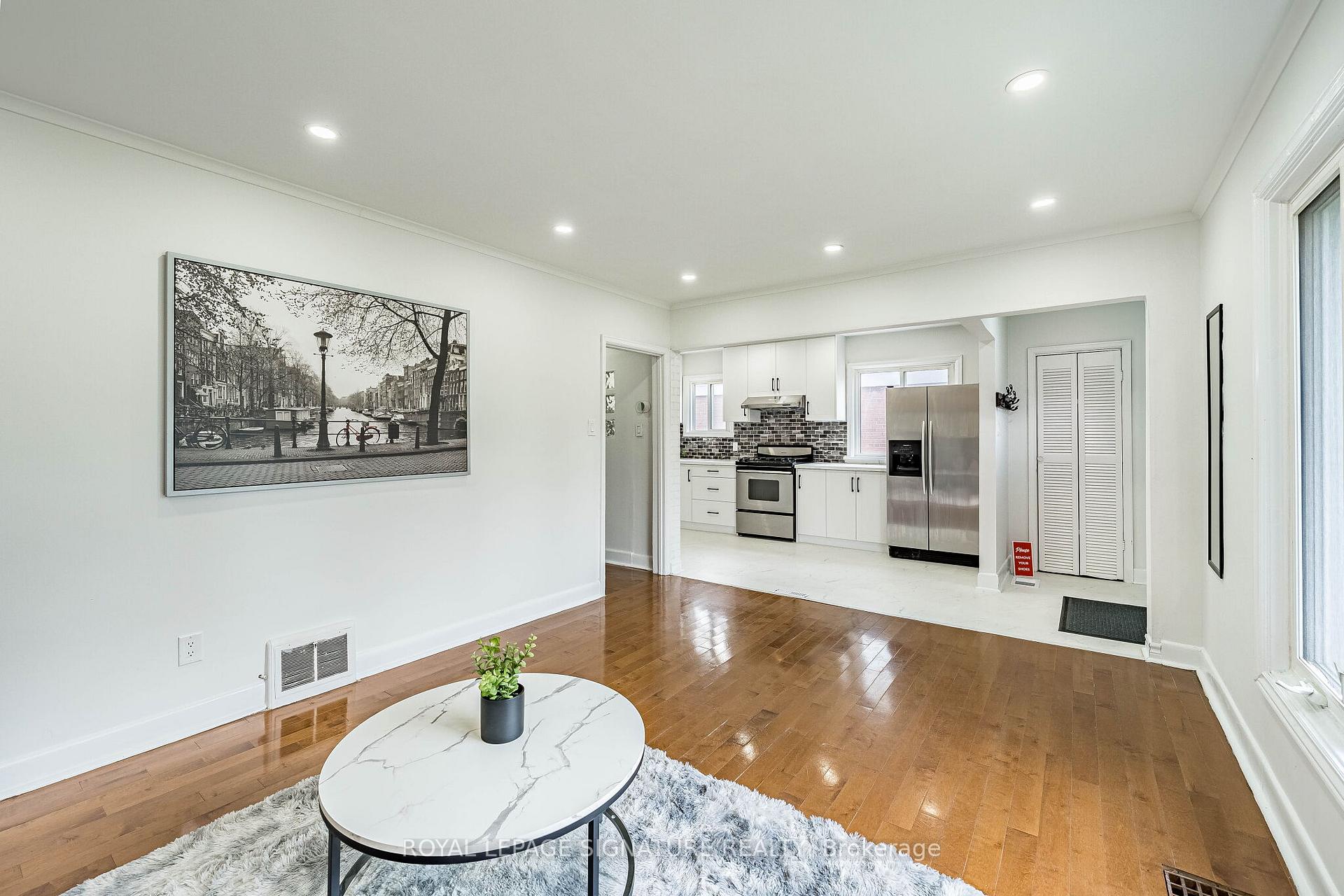 Photo 8 of 7 Putney Road, Etobicoke, Alderwood — HOMEH