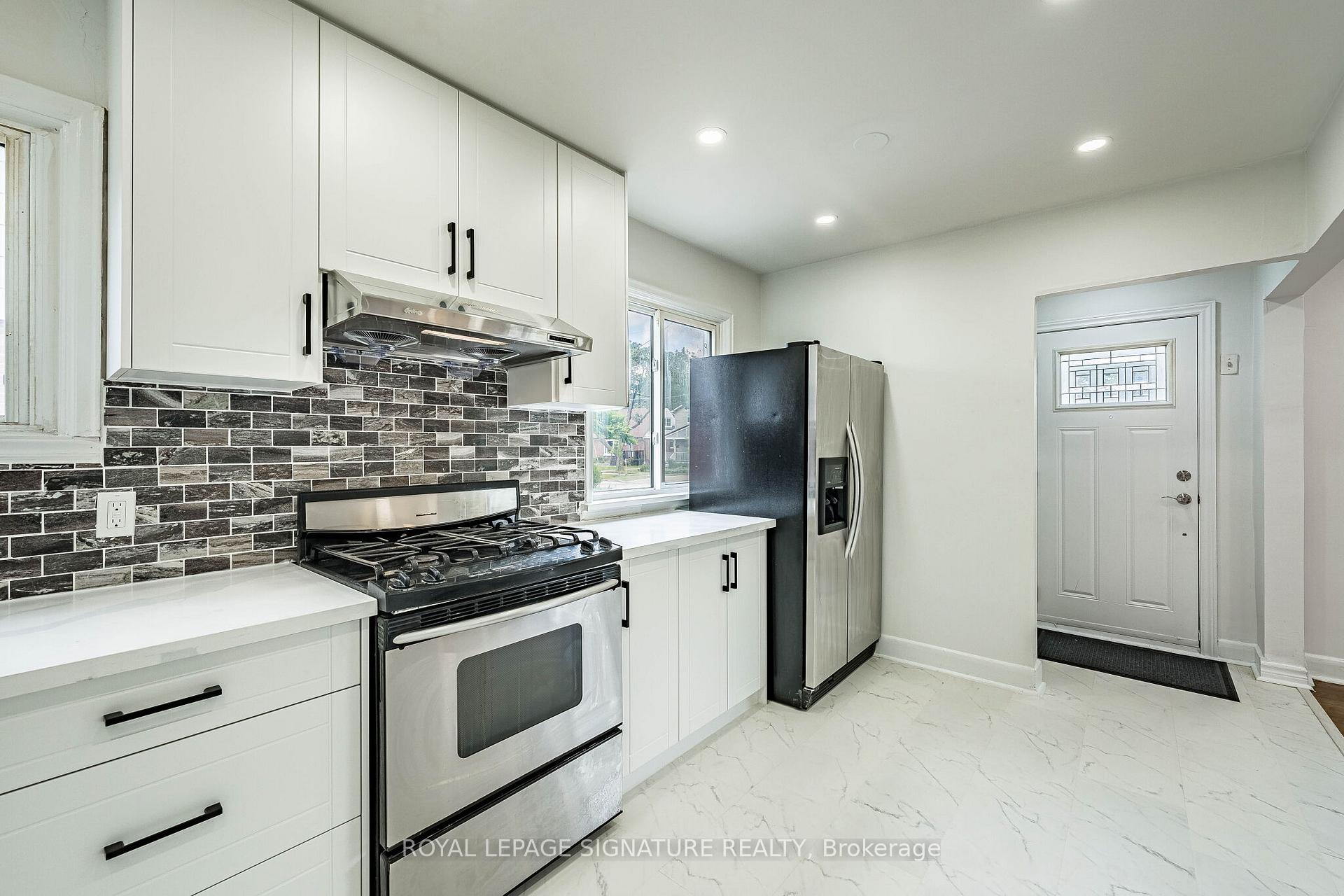 Photo 12 of 7 Putney Road, Etobicoke, Alderwood — HOMEH
