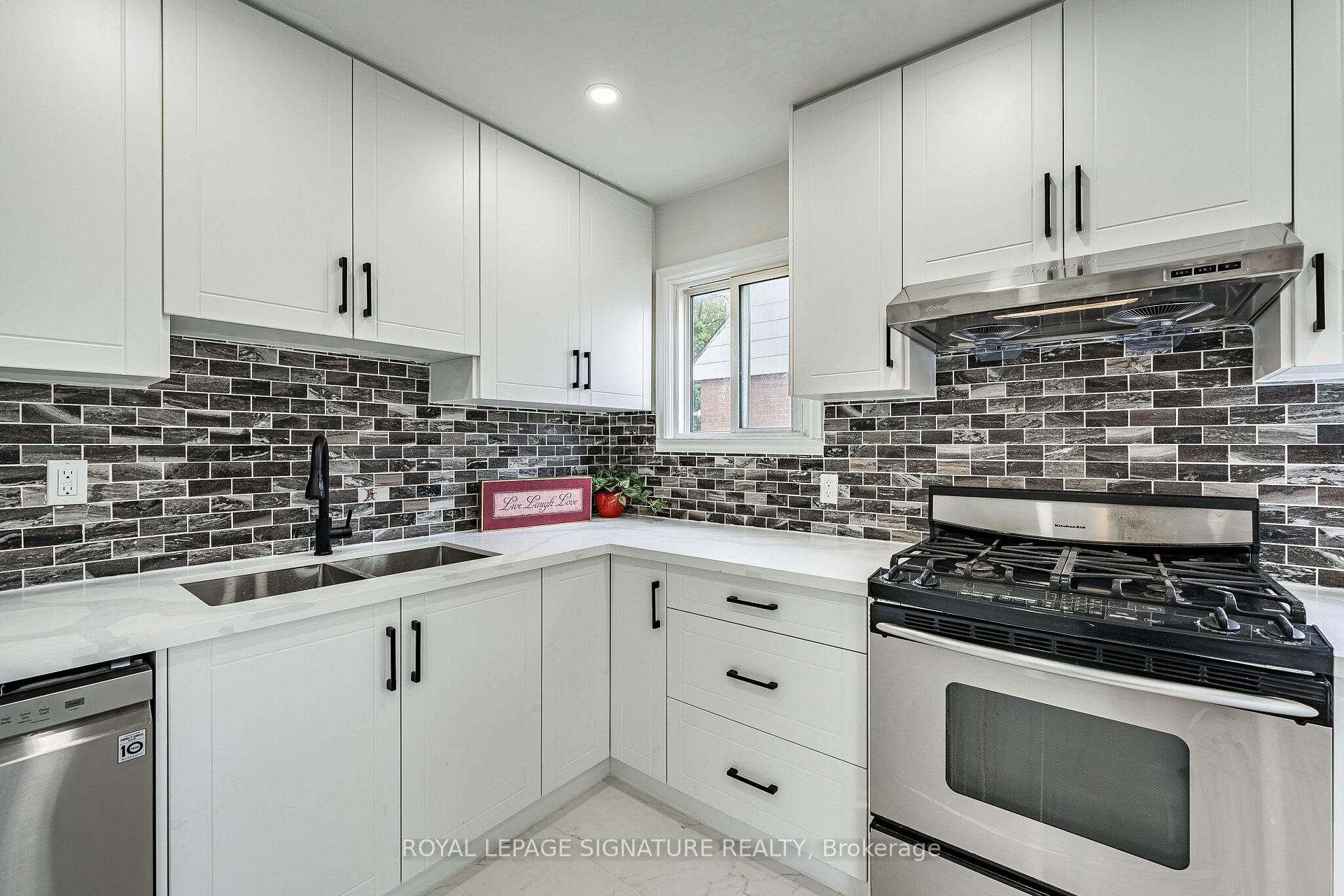 Photo 13 of 7 Putney Road, Etobicoke, Alderwood — HOMEH