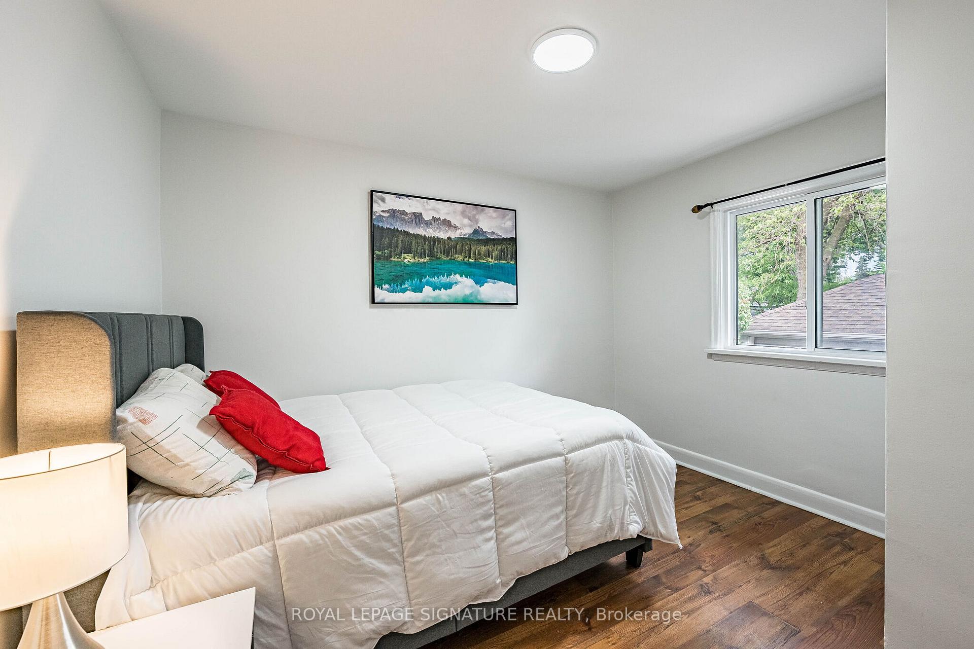 Photo 15 of 7 Putney Road, Etobicoke, Alderwood — HOMEH