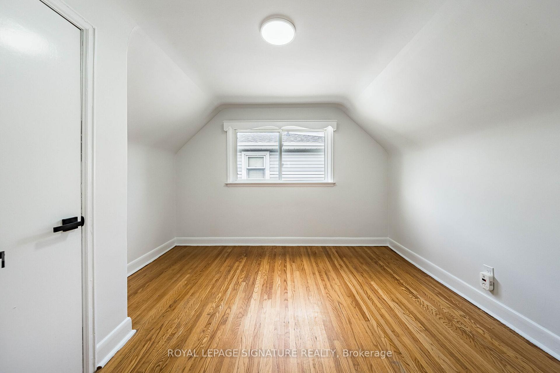 Photo 18 of 7 Putney Road, Etobicoke, Alderwood — HOMEH
