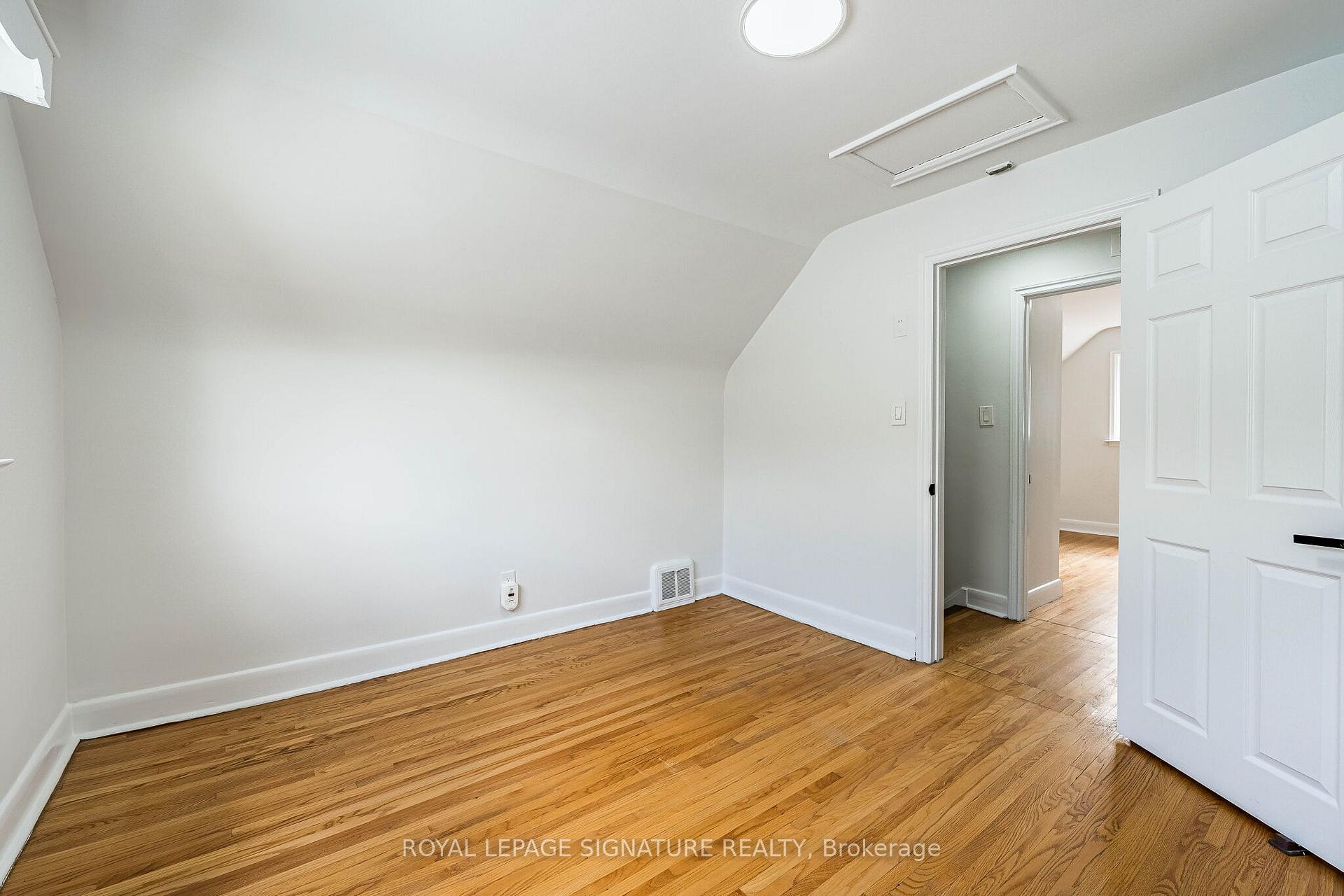 Photo 20 of 7 Putney Road, Etobicoke, Alderwood — HOMEH