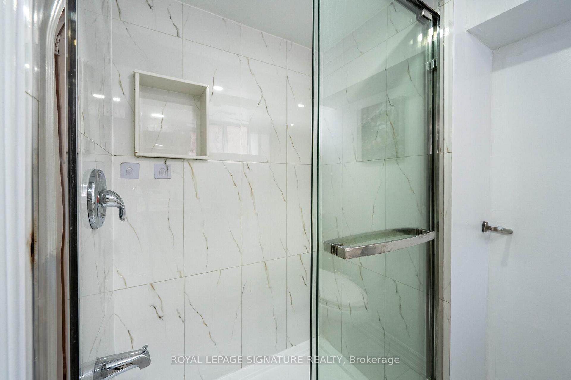 Photo 31 of 7 Putney Road, Etobicoke, Alderwood — HOMEH