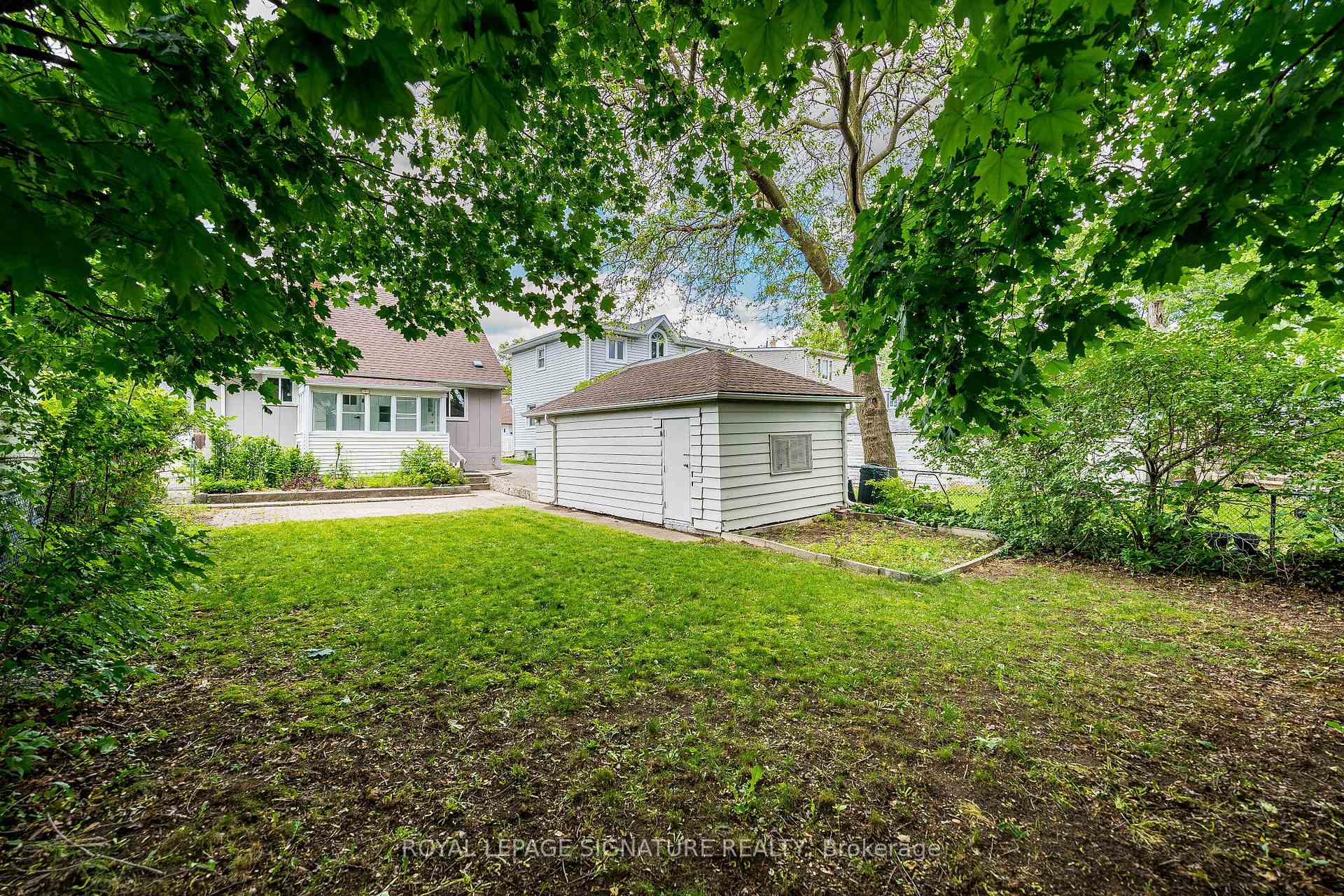 Photo 34 of 7 Putney Road, Etobicoke, Alderwood — HOMEH