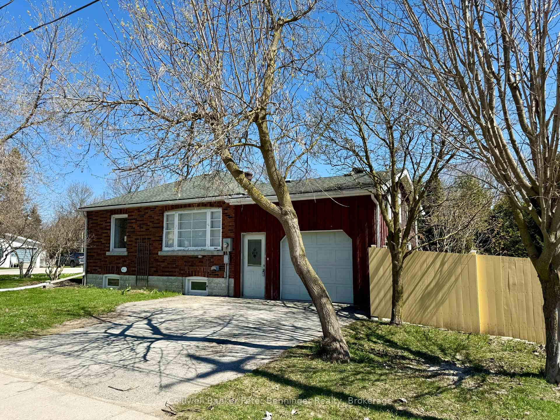 Photo 5 of 501 Napier Street, Brockton — HOMEH