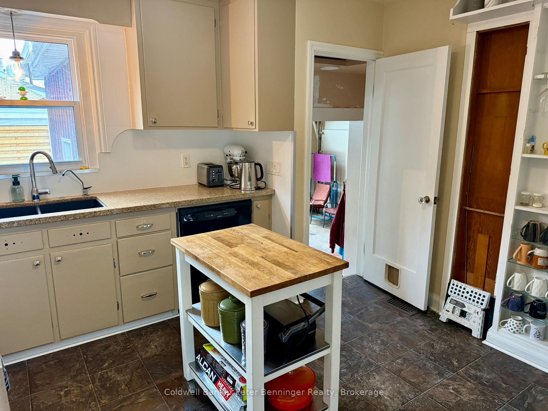 Photo 12 of 501 Napier Street, Brockton — HOMEH
