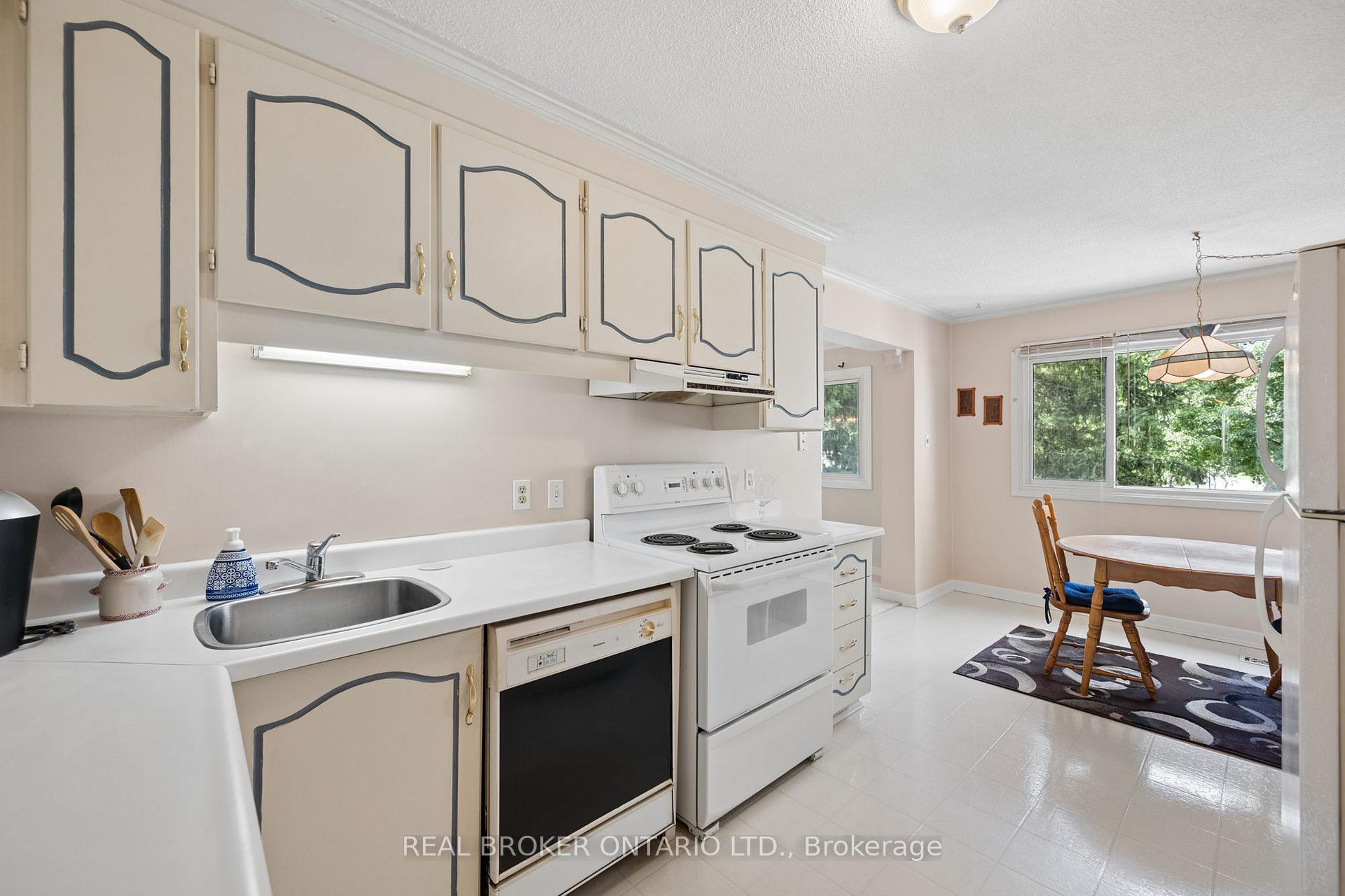 Photo 15 of Unit 88, 30 Green Valley Drive, Kitchener, Pioneer Park — HOMEH