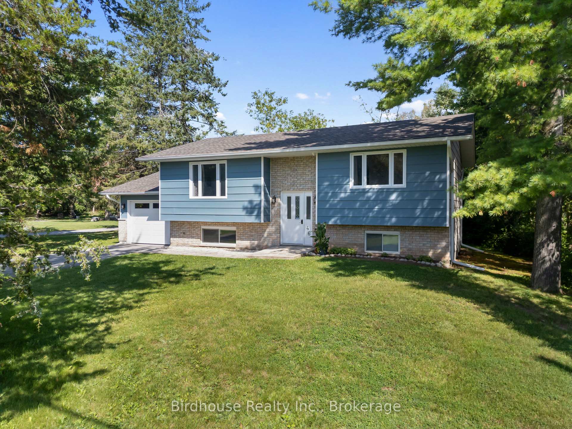 Photo 1 of 46 Riverside Drive, Kawartha Lakes, Bobcaygeon — HOMEH