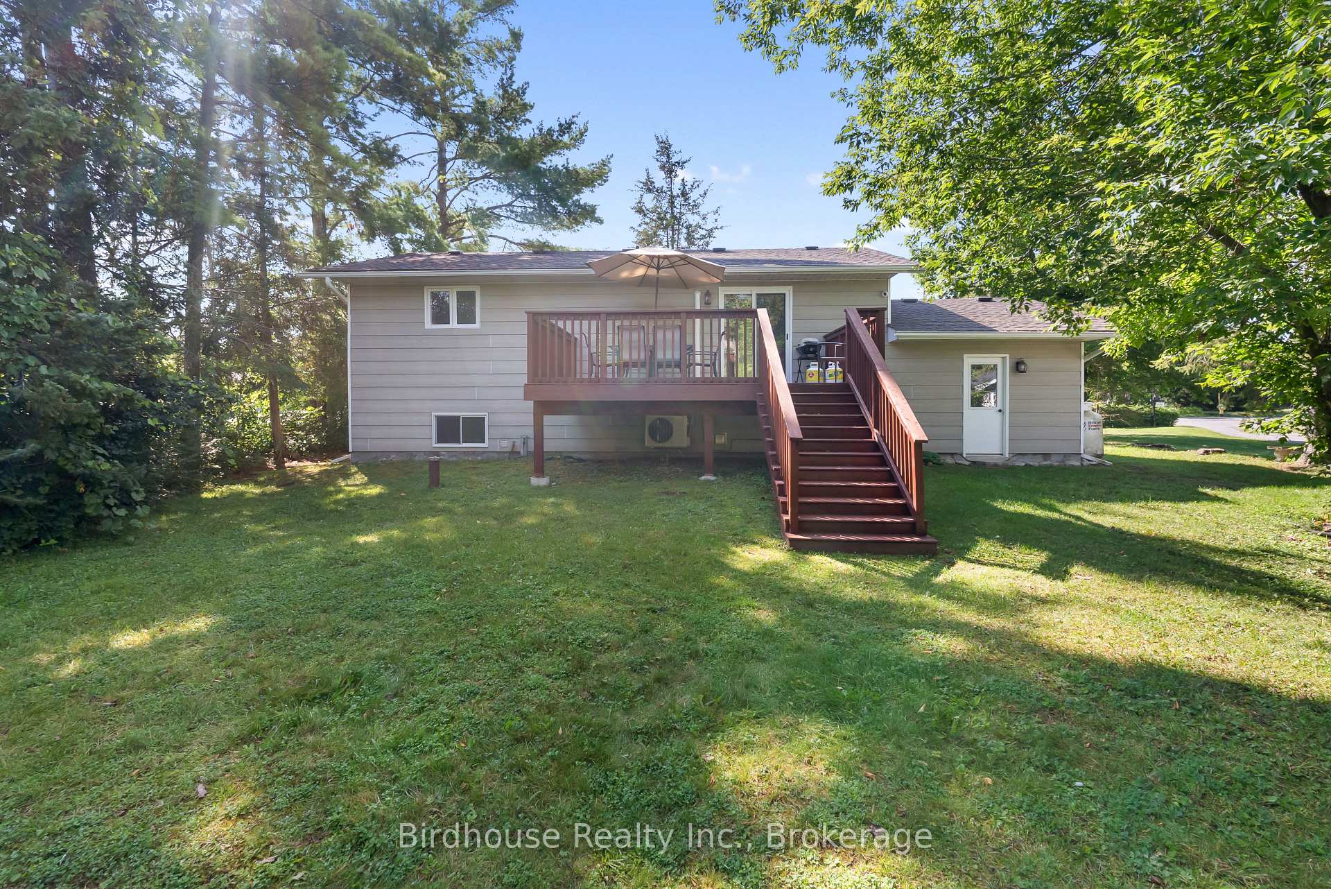 Photo 31 of 46 Riverside Drive, Kawartha Lakes, Bobcaygeon — HOMEH