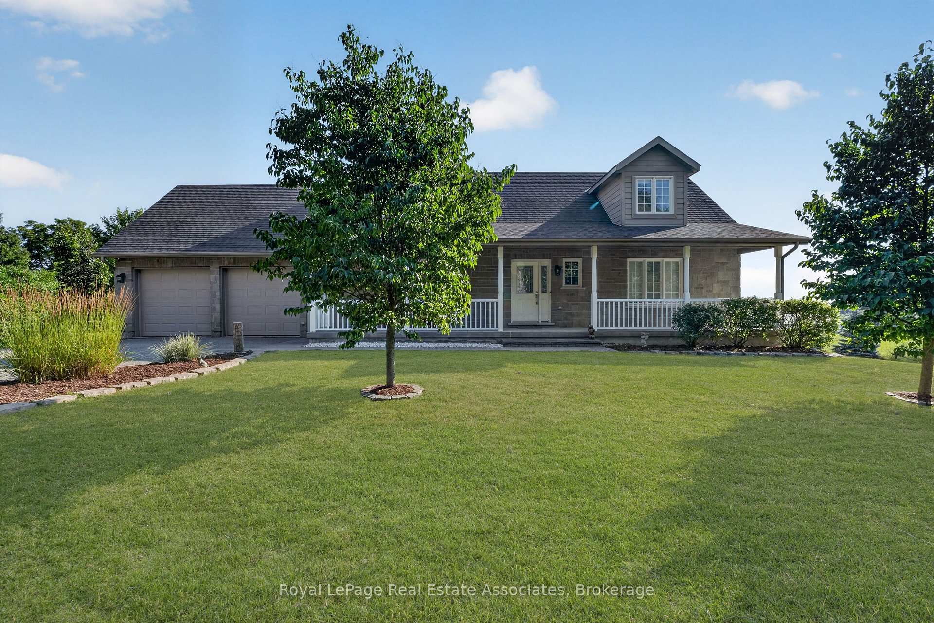 Photo 2 of 5767 Tenth Line, Erin, Rural Erin — HOMEH