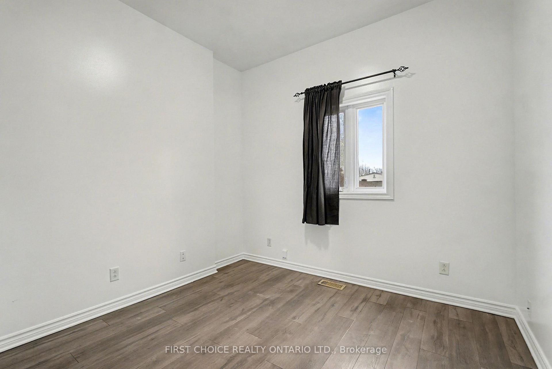 Photo 49 of 64 Genest Street, Ottawa, Vanier — HOMEH