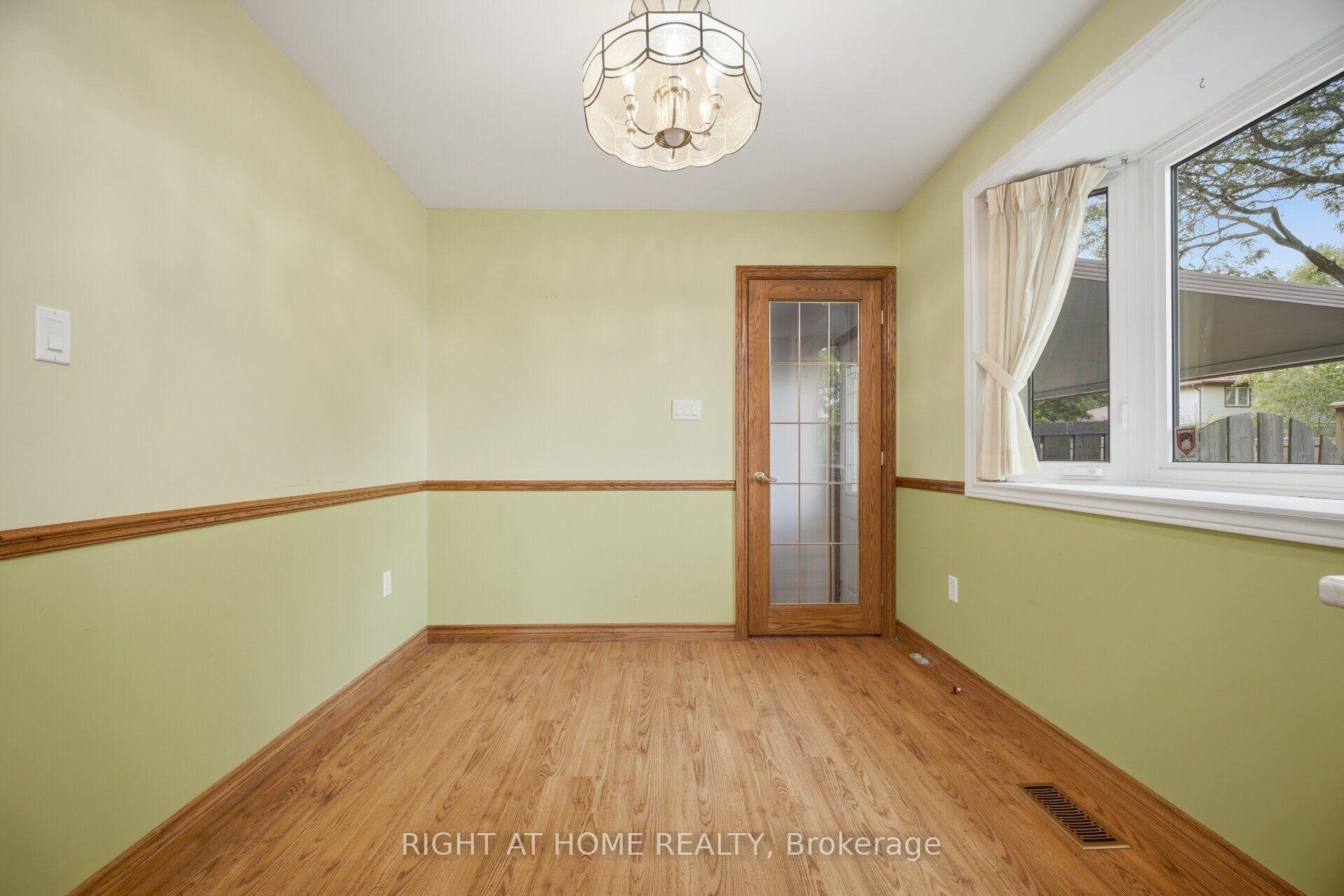 Photo 14 of 2035 Carleton Court, Burlington, Brant Hills — HOMEH