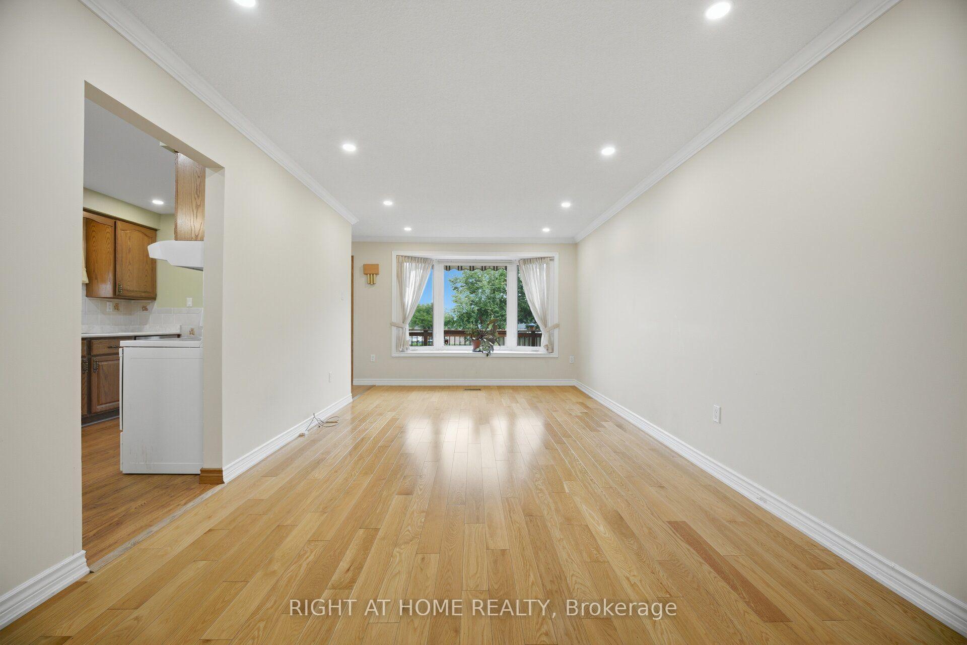 Photo 18 of 2035 Carleton Court, Burlington, Brant Hills — HOMEH
