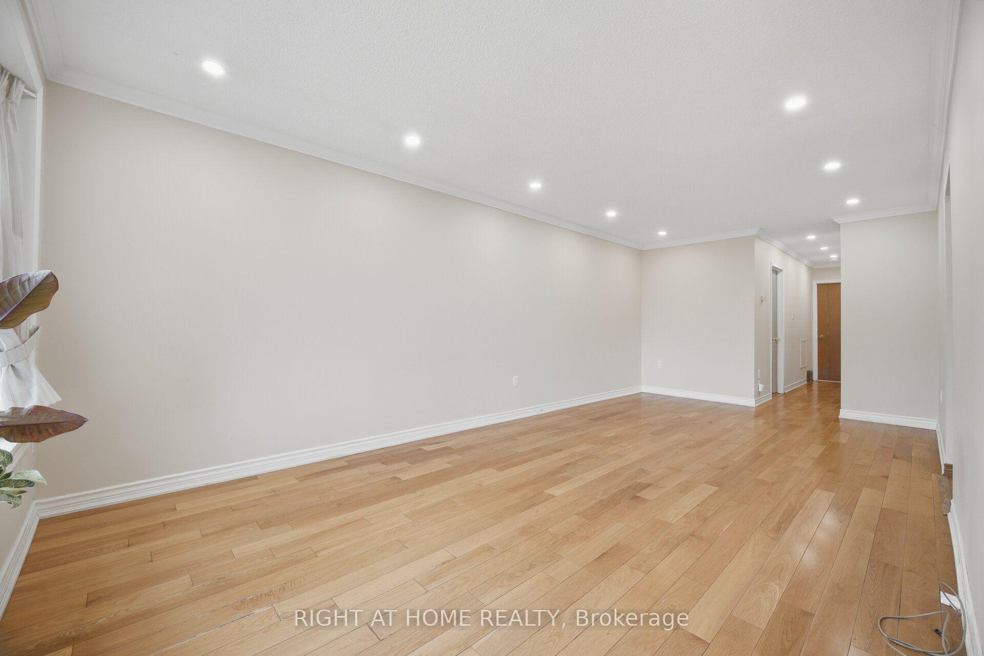 Photo 20 of 2035 Carleton Court, Burlington, Brant Hills — HOMEH