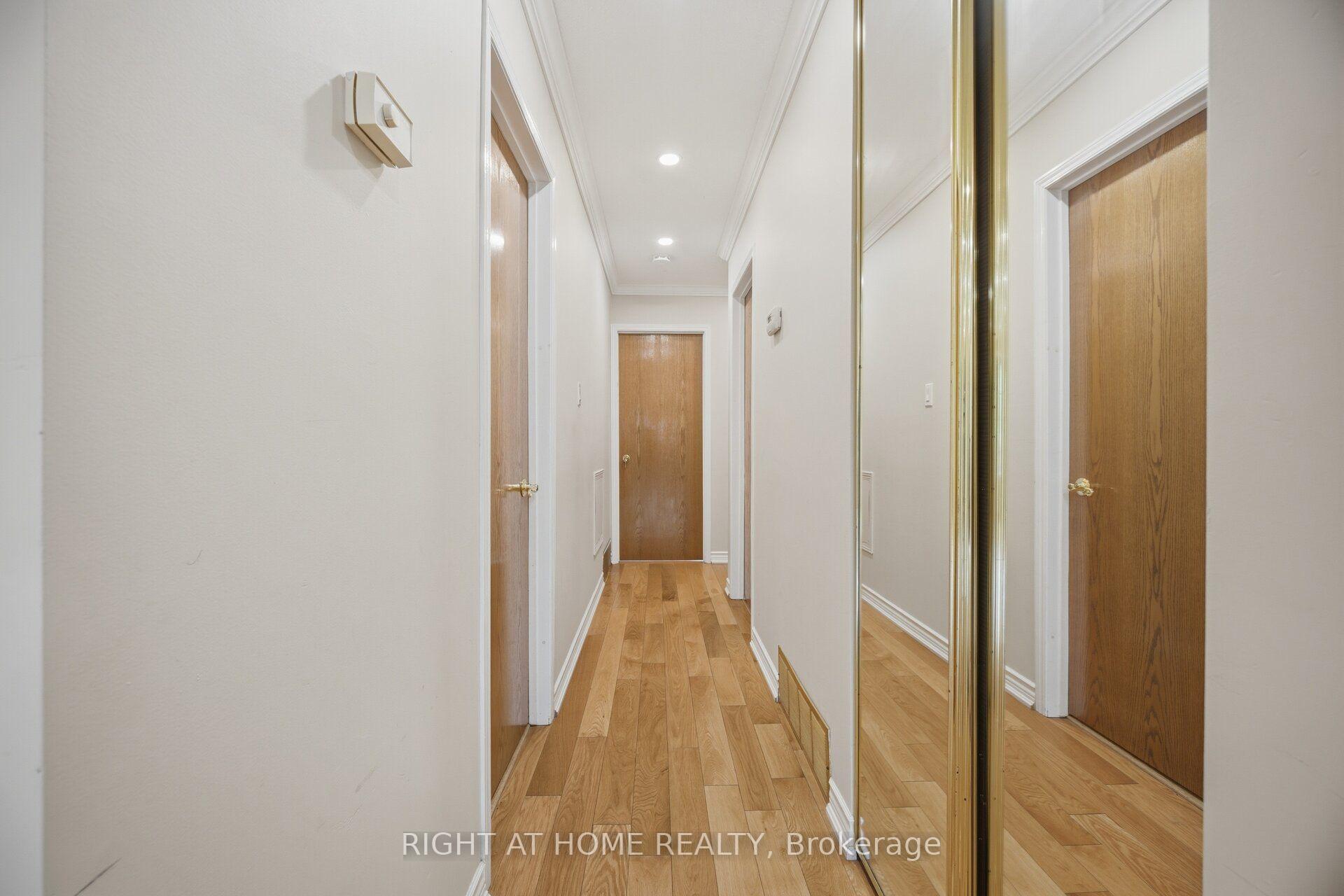 Photo 23 of 2035 Carleton Court, Burlington, Brant Hills — HOMEH