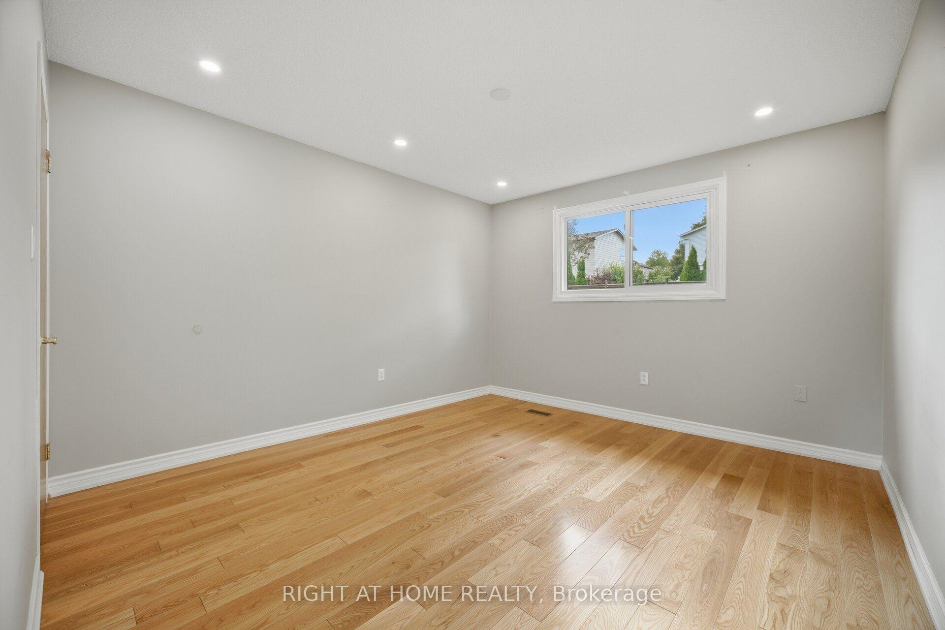 Photo 26 of 2035 Carleton Court, Burlington, Brant Hills — HOMEH