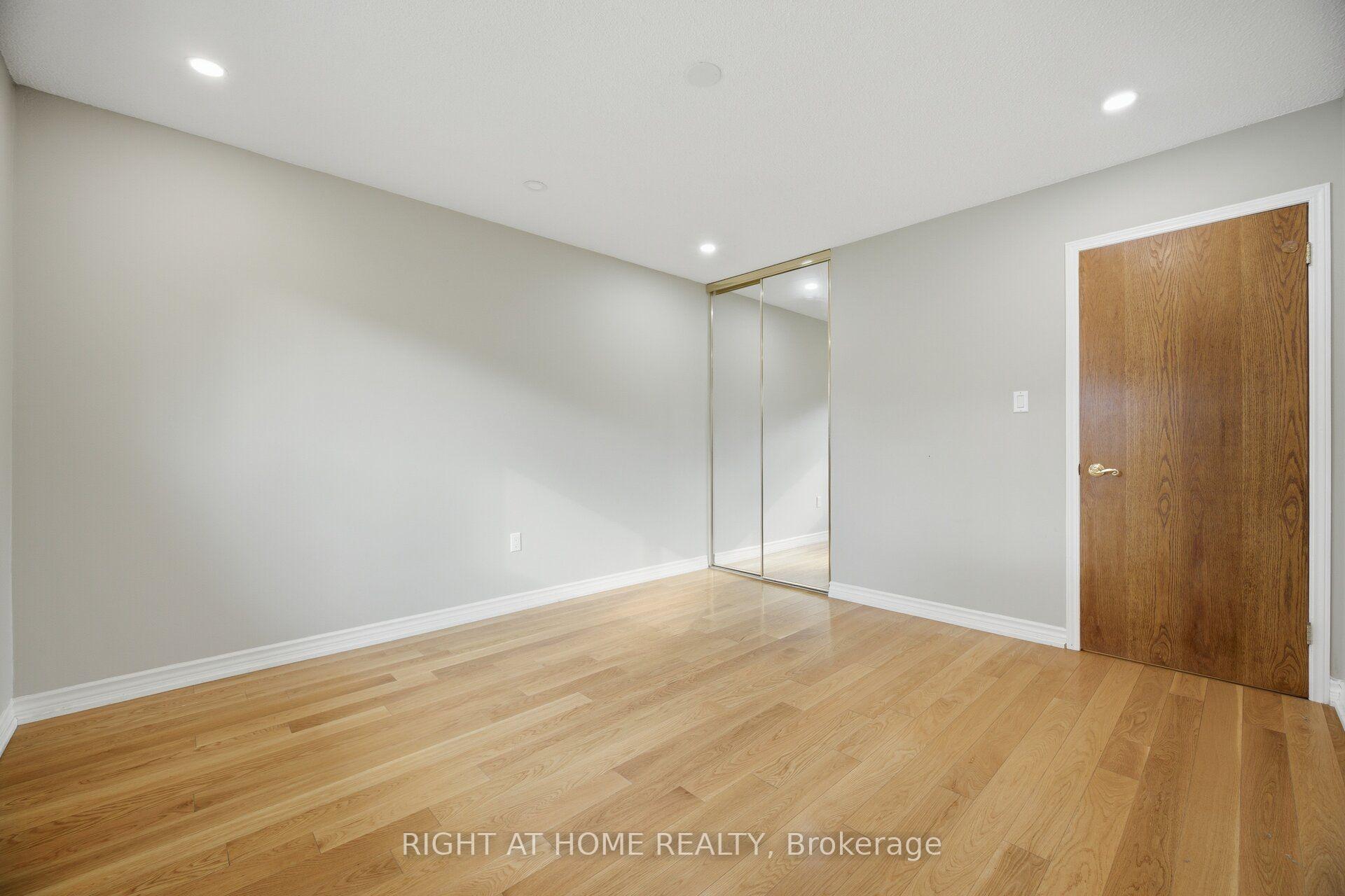 Photo 27 of 2035 Carleton Court, Burlington, Brant Hills — HOMEH