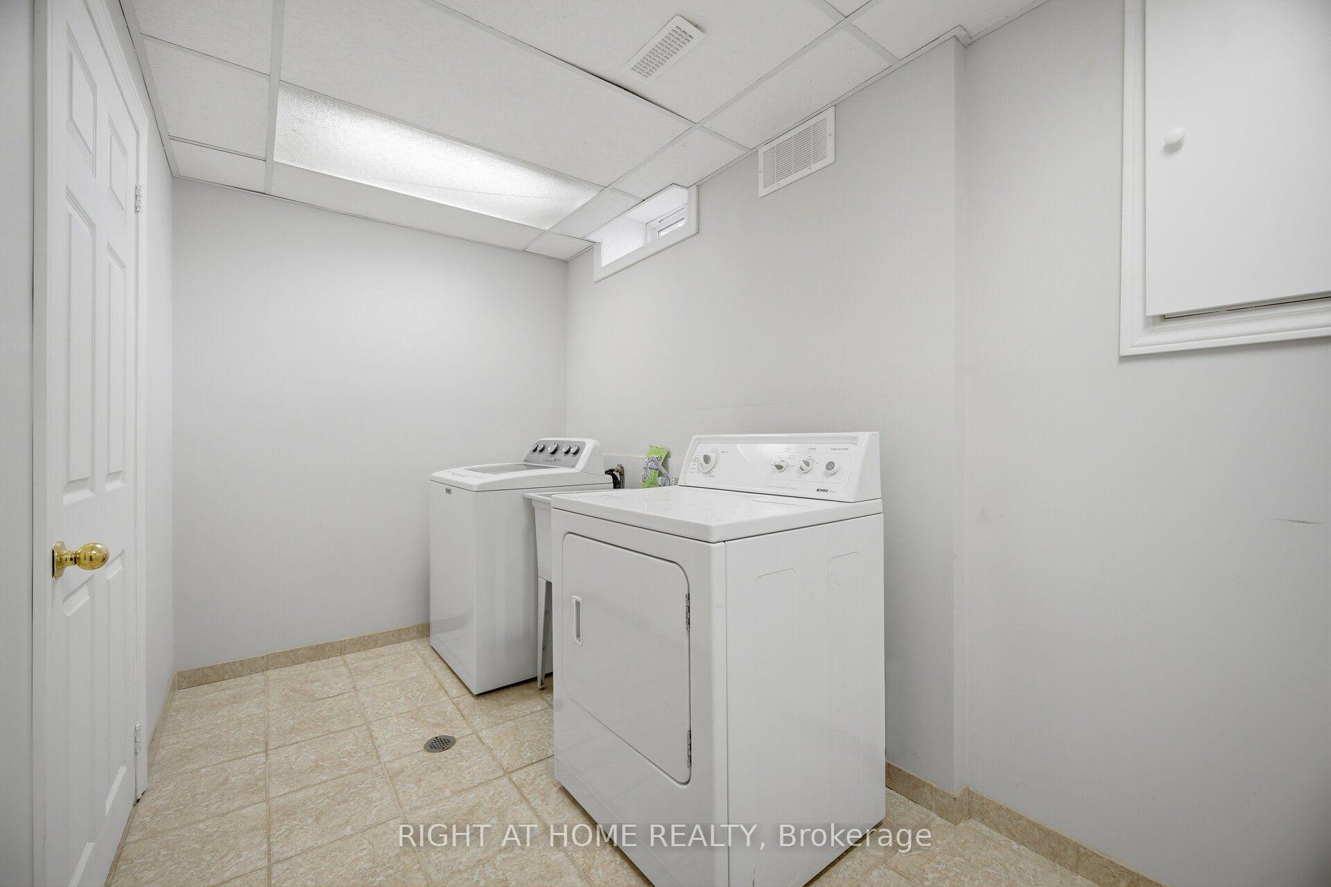 Photo 43 of 2035 Carleton Court, Burlington, Brant Hills — HOMEH