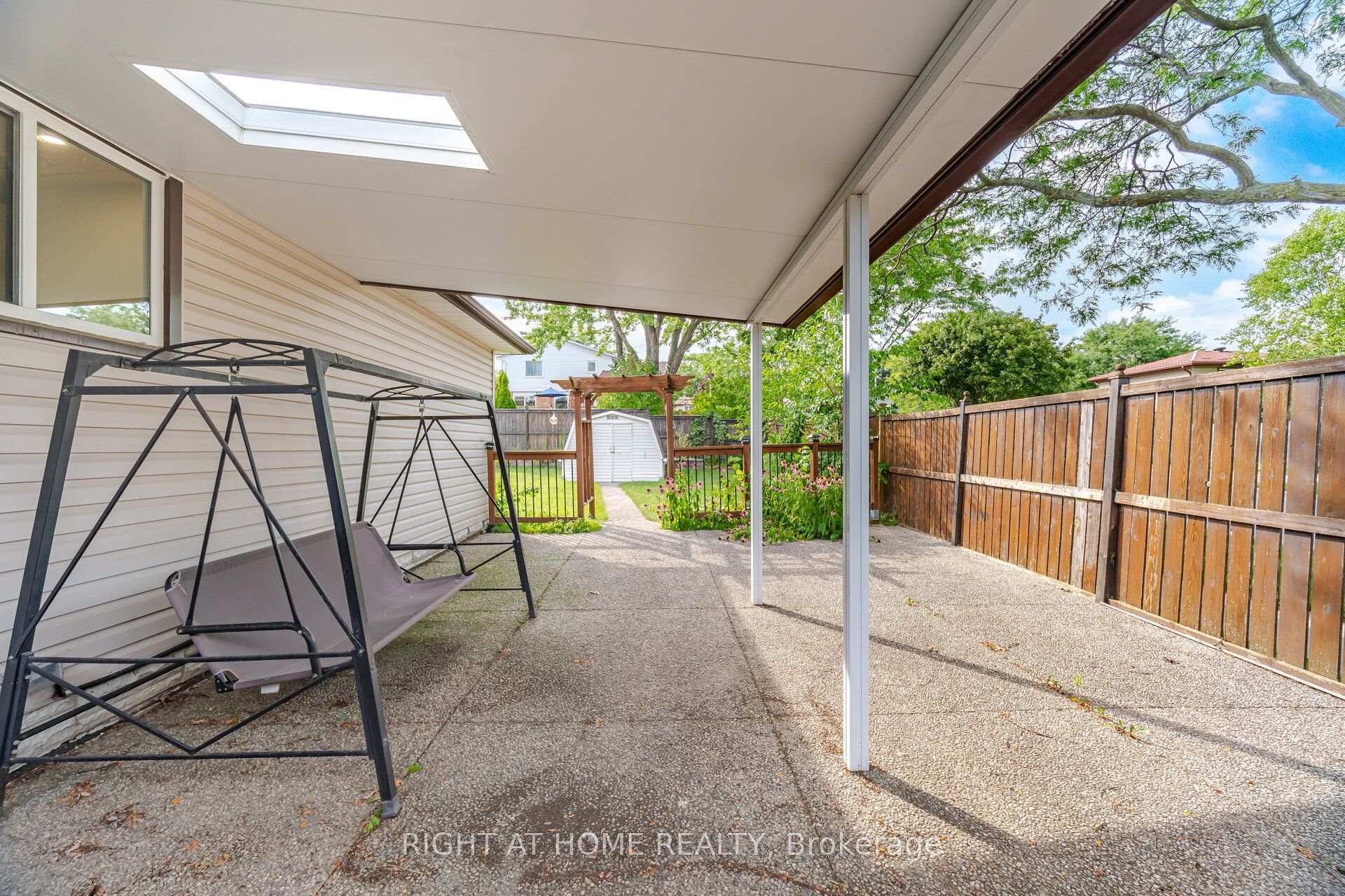 Photo 47 of 2035 Carleton Court, Burlington, Brant Hills — HOMEH