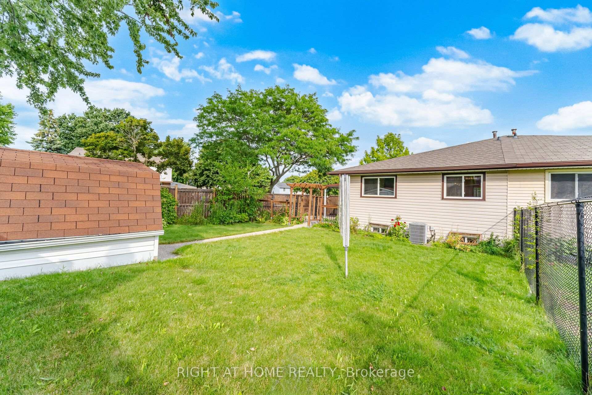 Photo 49 of 2035 Carleton Court, Burlington, Brant Hills — HOMEH