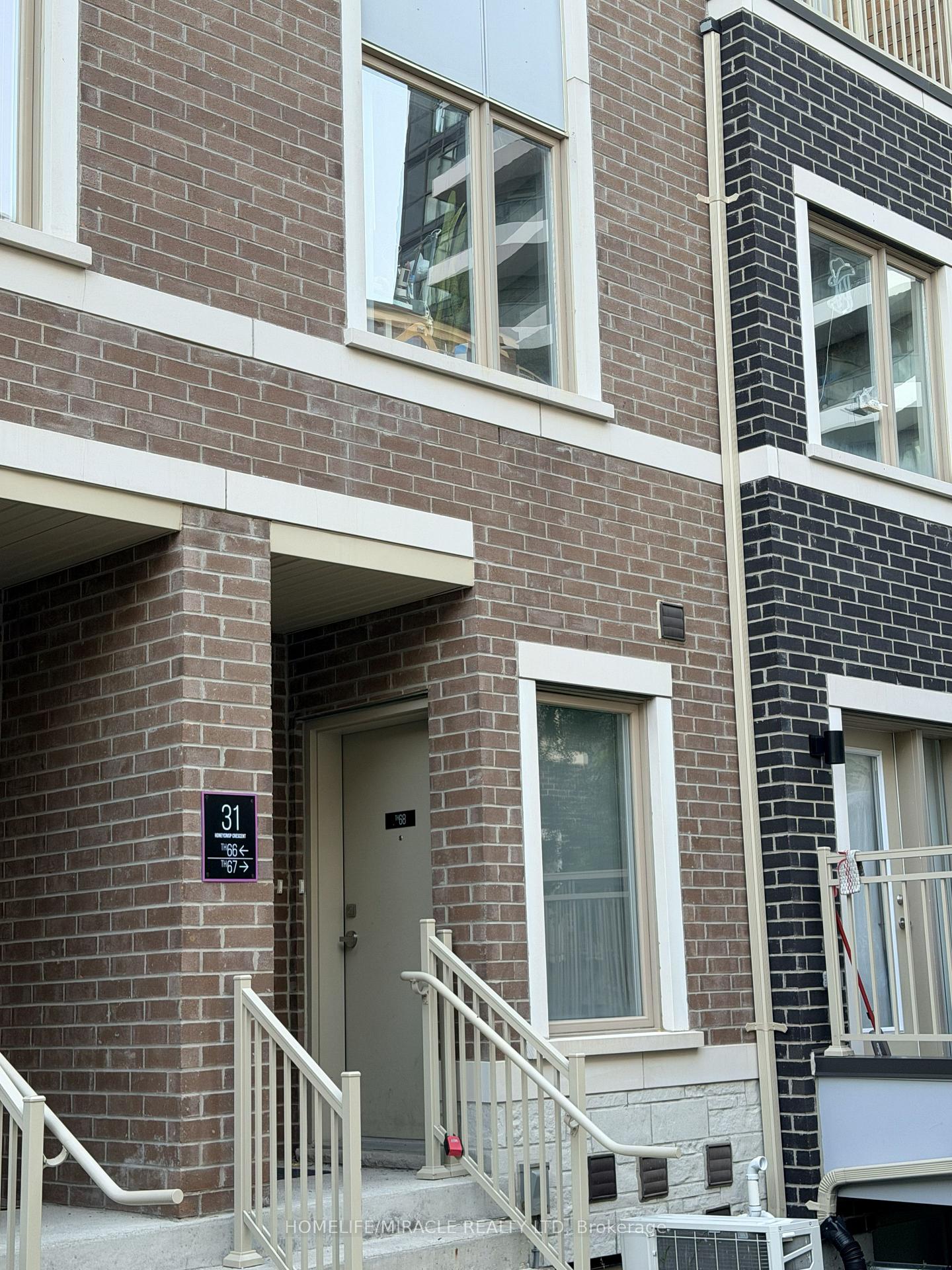Photo 4 of Unit 68, 31 Honeycrisp Crescent, Vaughan, Vaughan Corporate Centre — HOMEH