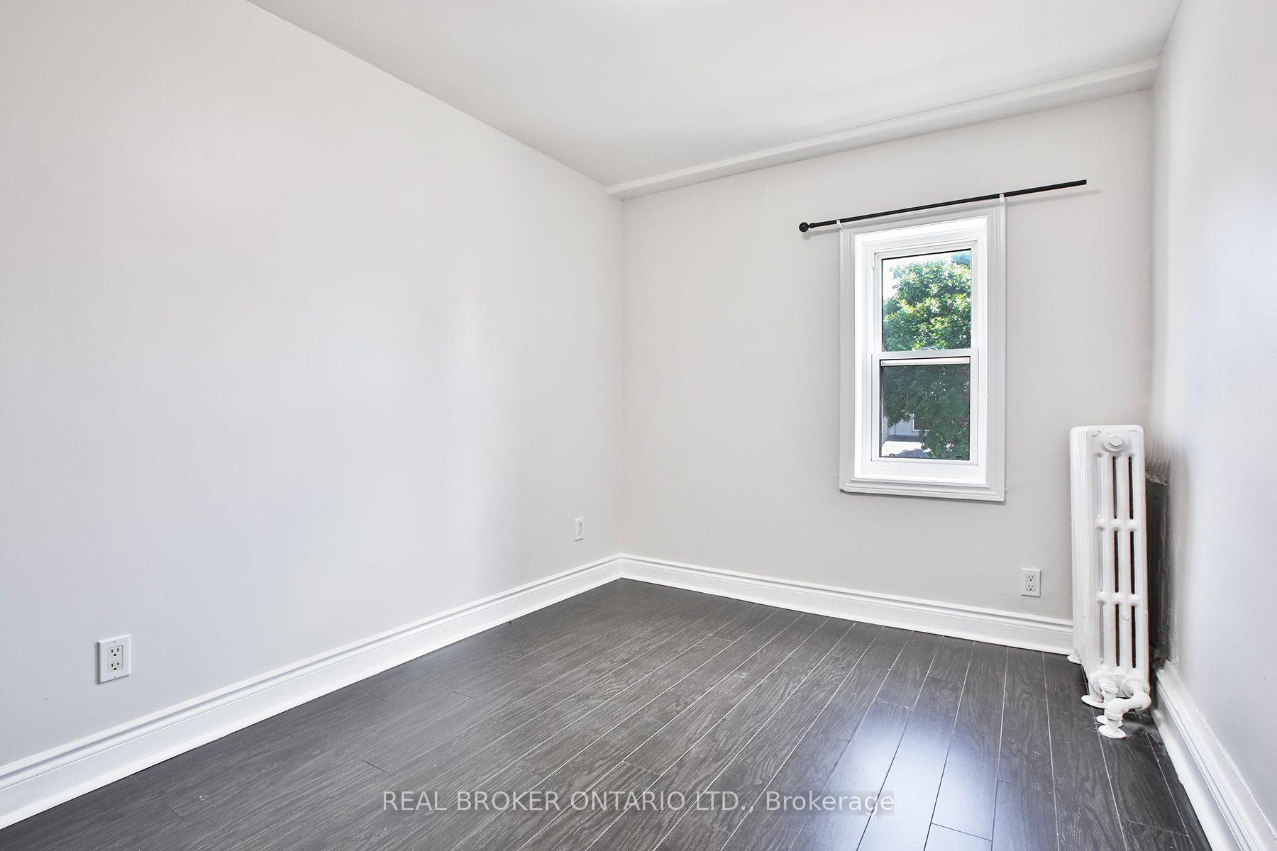 Photo 7 of 252 Sixth Street, Etobicoke, New Toronto — HOMEH