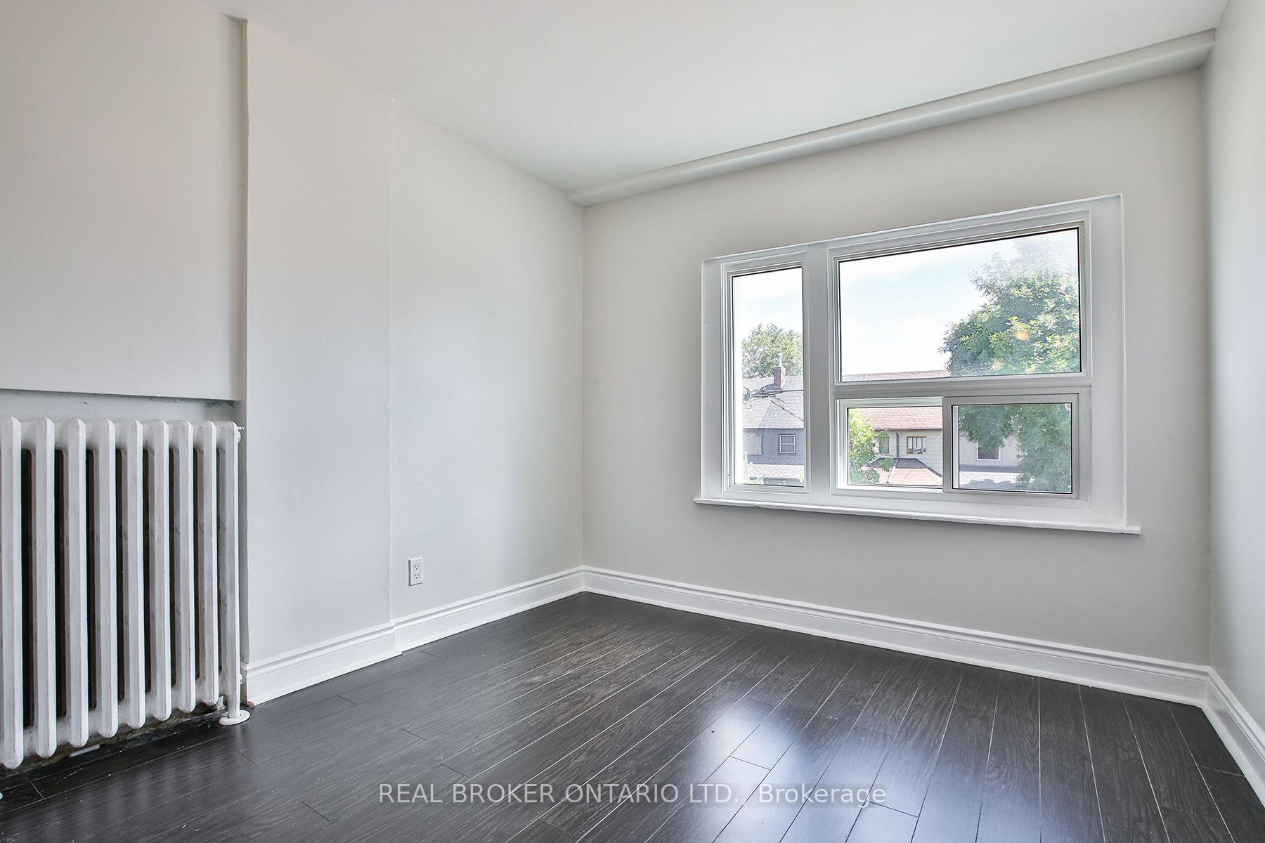 Photo 9 of 252 Sixth Street, Etobicoke, New Toronto — HOMEH