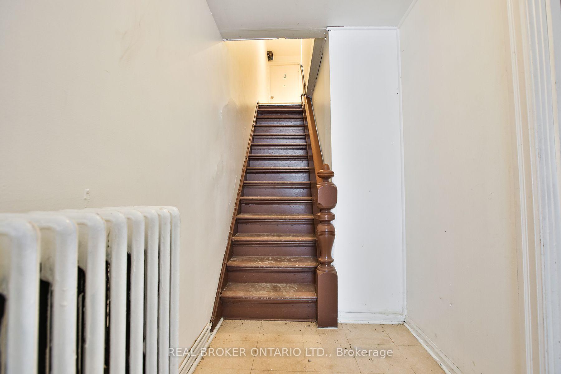 Photo 13 of 252 Sixth Street, Etobicoke, New Toronto — HOMEH