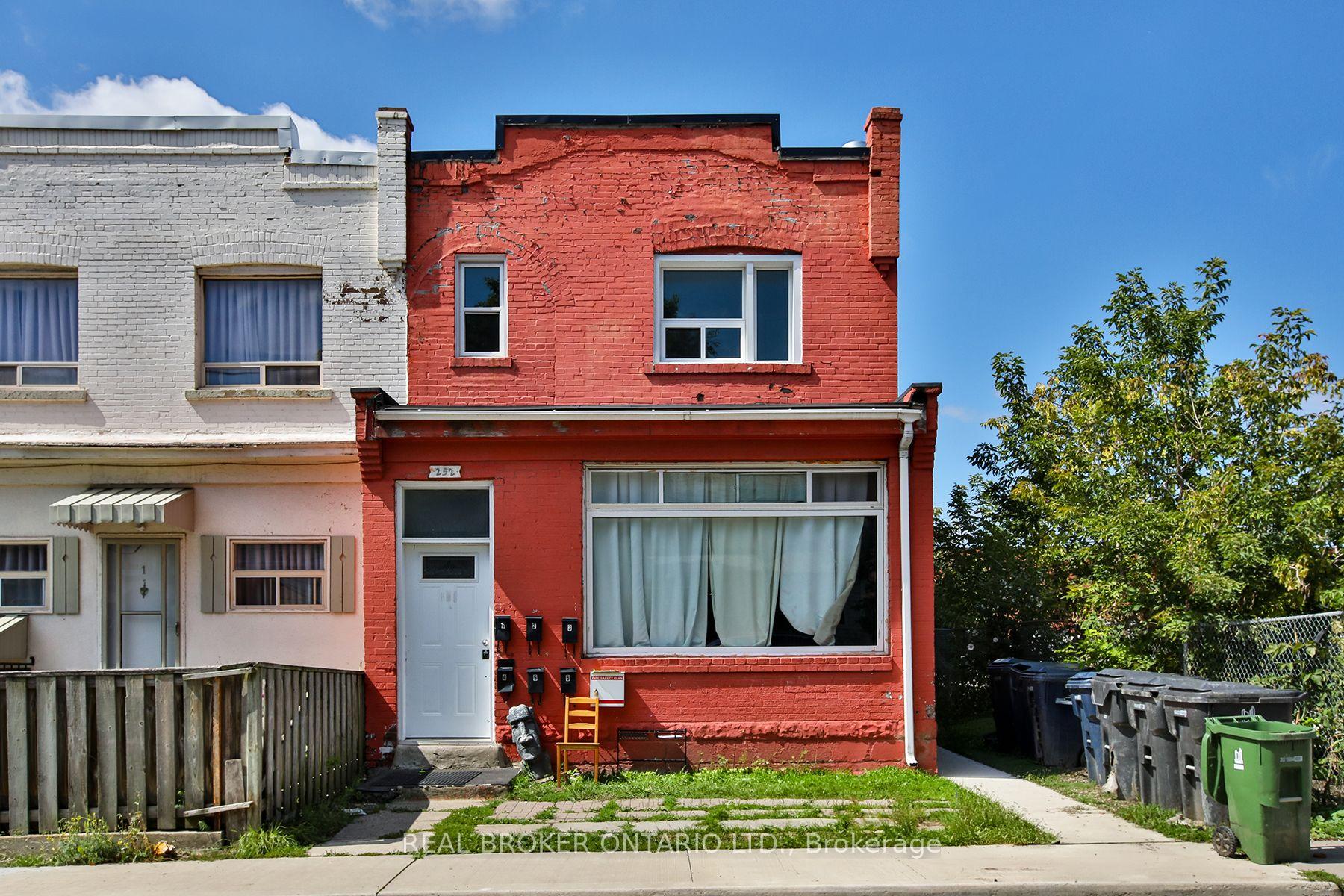 Photo 14 of 252 Sixth Street, Etobicoke, New Toronto — HOMEH