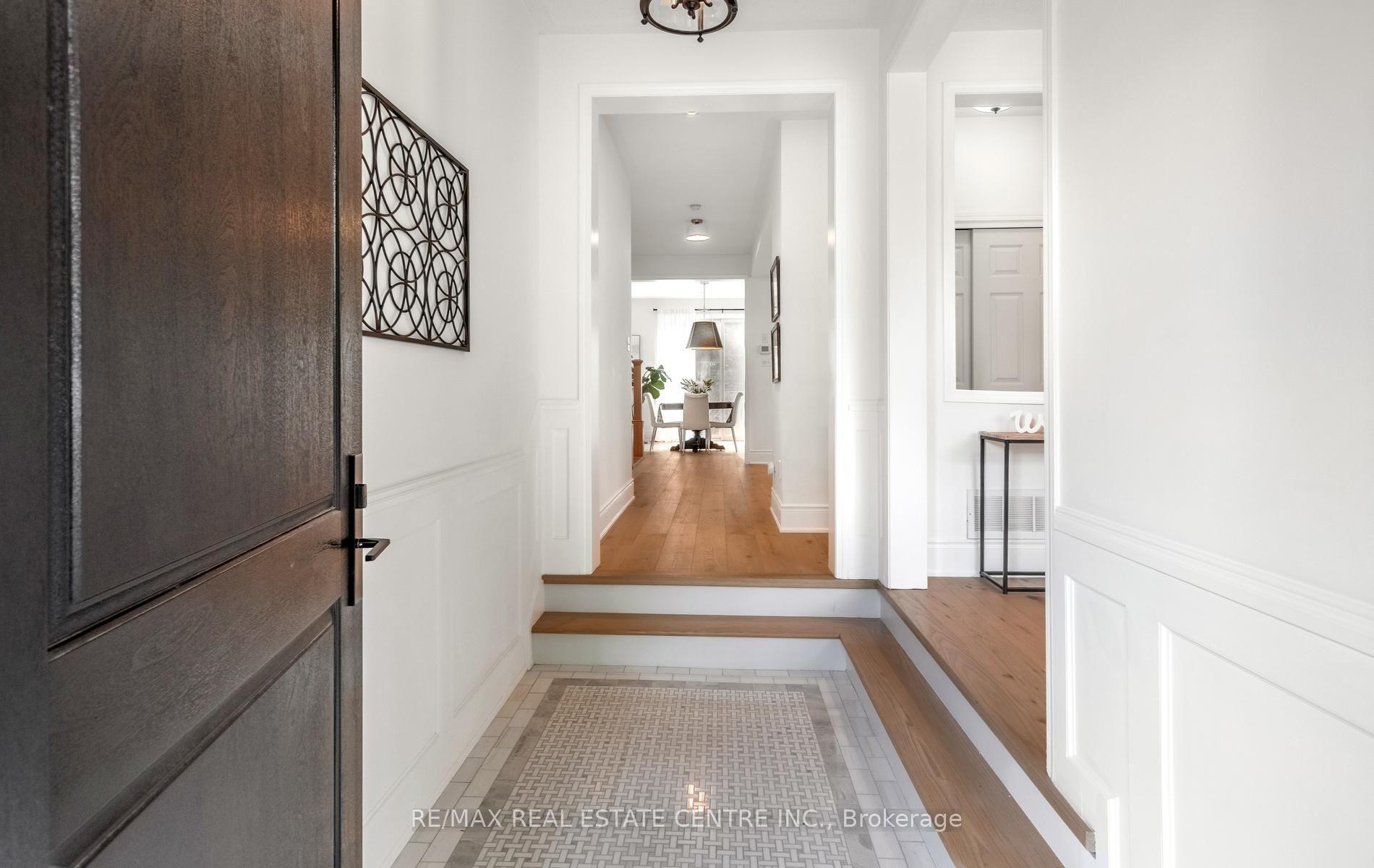 Photo 4 of 54 Apple Blossom Crescent, Halton Hills, Georgetown — HOMEH