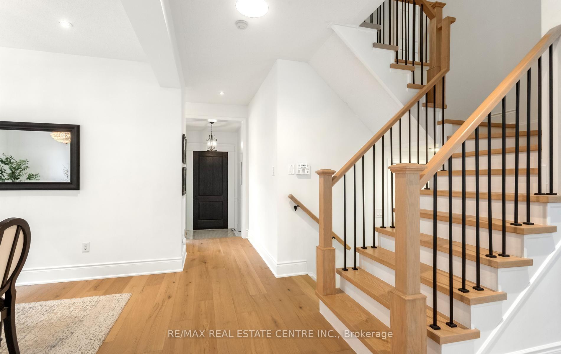 Photo 8 of 54 Apple Blossom Crescent, Halton Hills, Georgetown — HOMEH