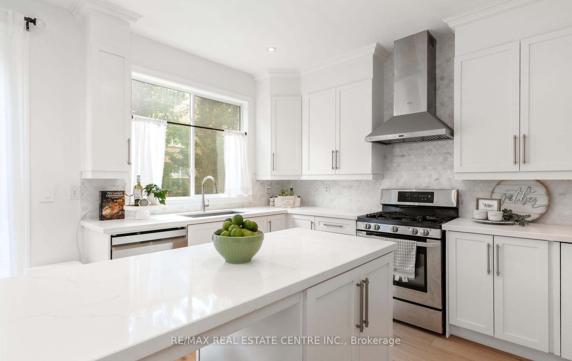 Photo 21 of 54 Apple Blossom Crescent, Halton Hills, Georgetown — HOMEH