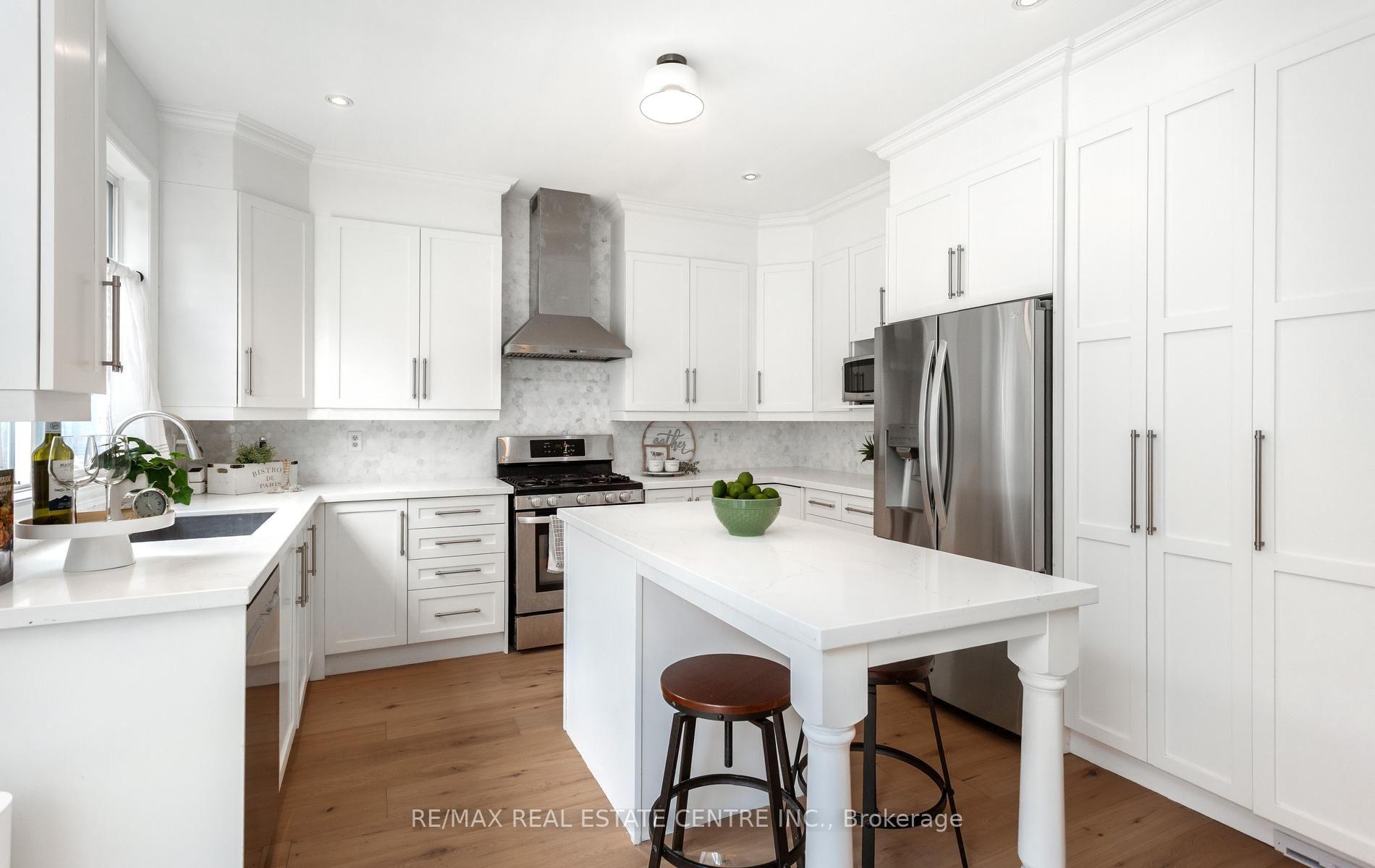 Photo 23 of 54 Apple Blossom Crescent, Halton Hills, Georgetown — HOMEH