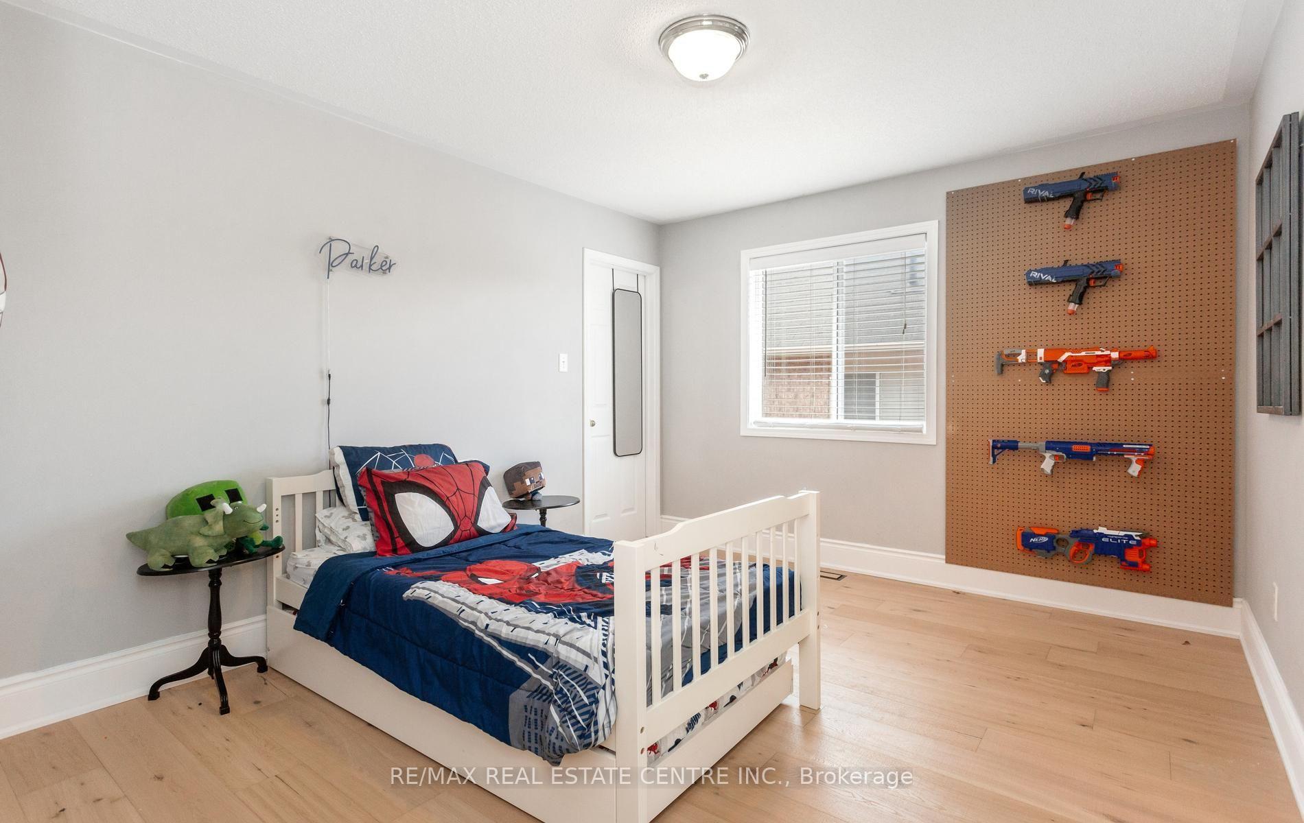 Photo 35 of 54 Apple Blossom Crescent, Halton Hills, Georgetown — HOMEH