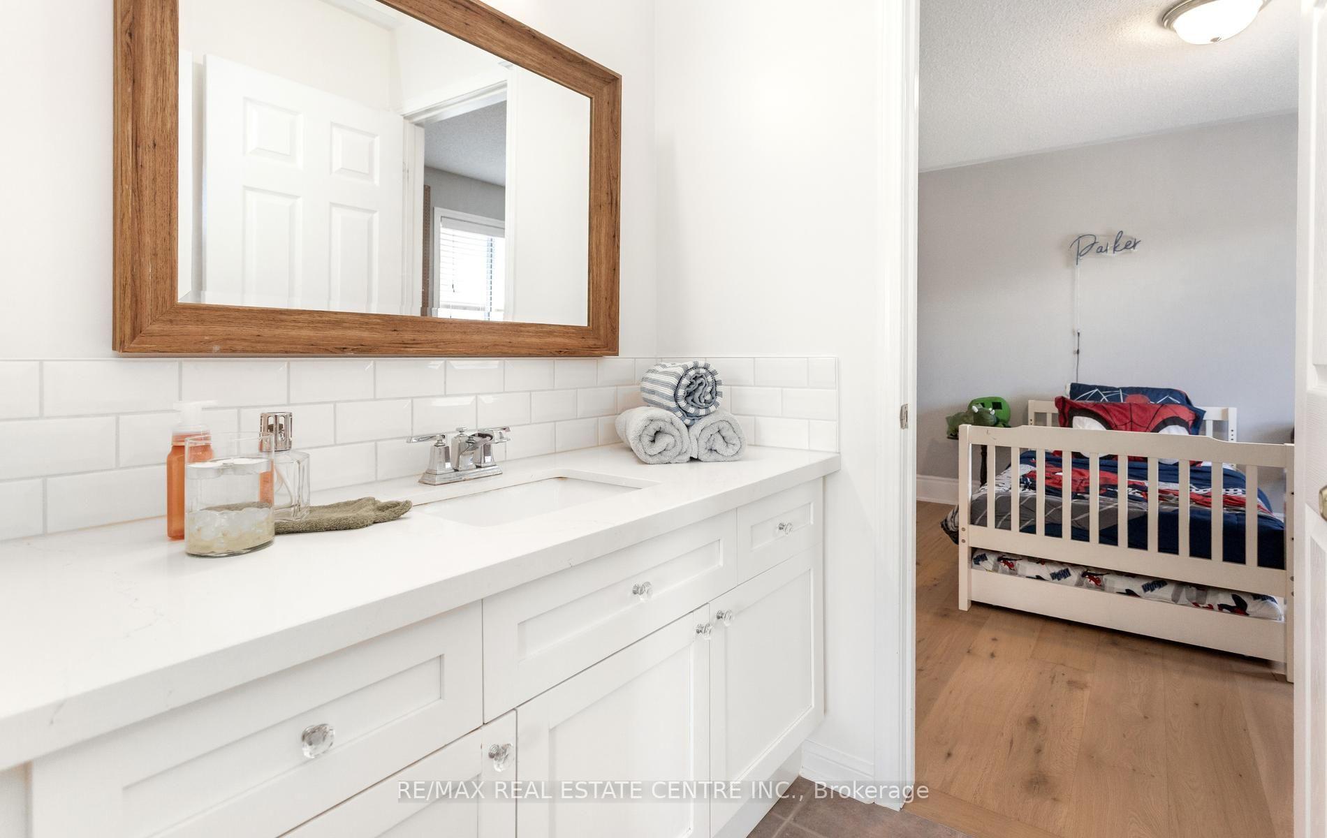 Photo 36 of 54 Apple Blossom Crescent, Halton Hills, Georgetown — HOMEH