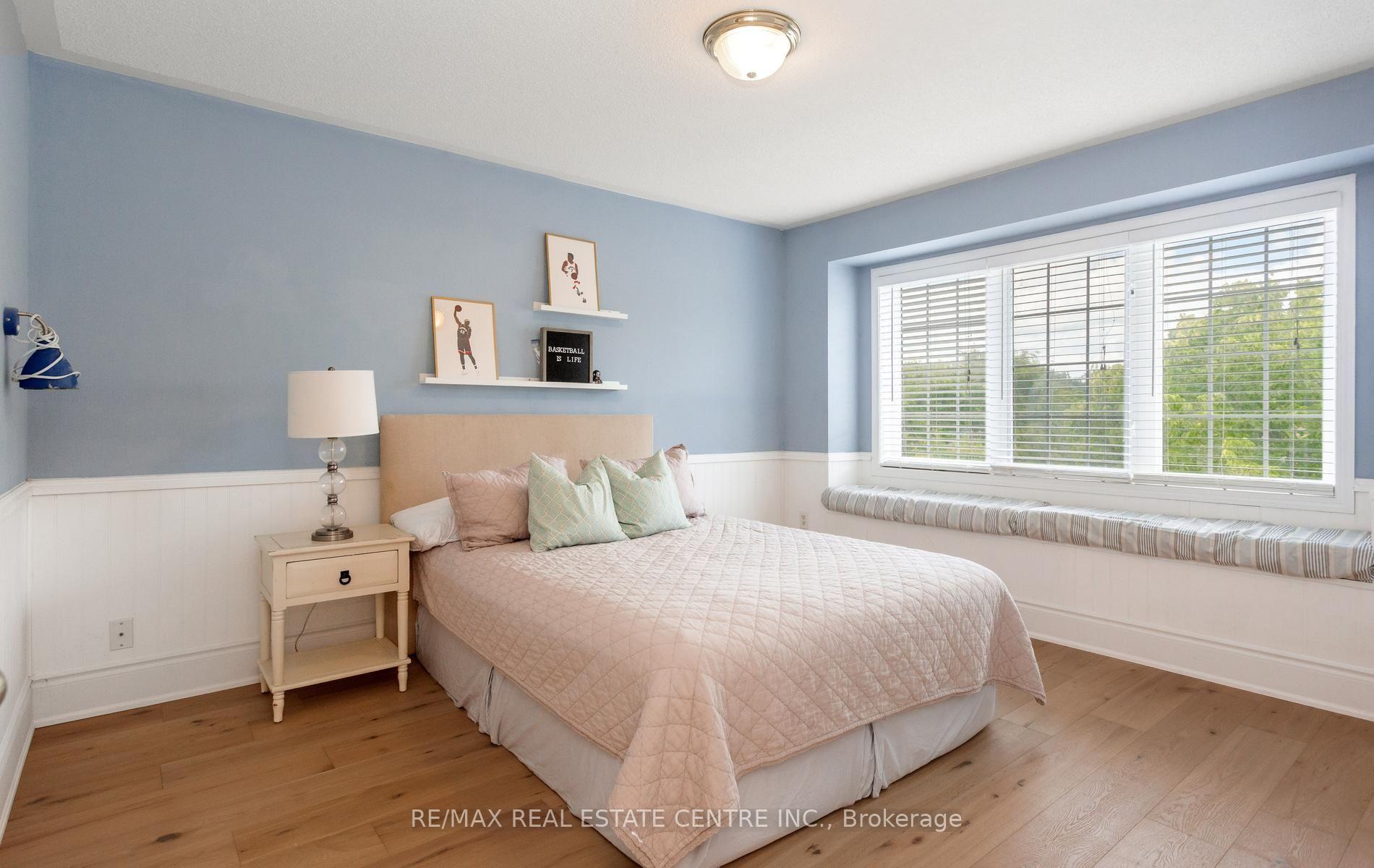 Photo 37 of 54 Apple Blossom Crescent, Halton Hills, Georgetown — HOMEH
