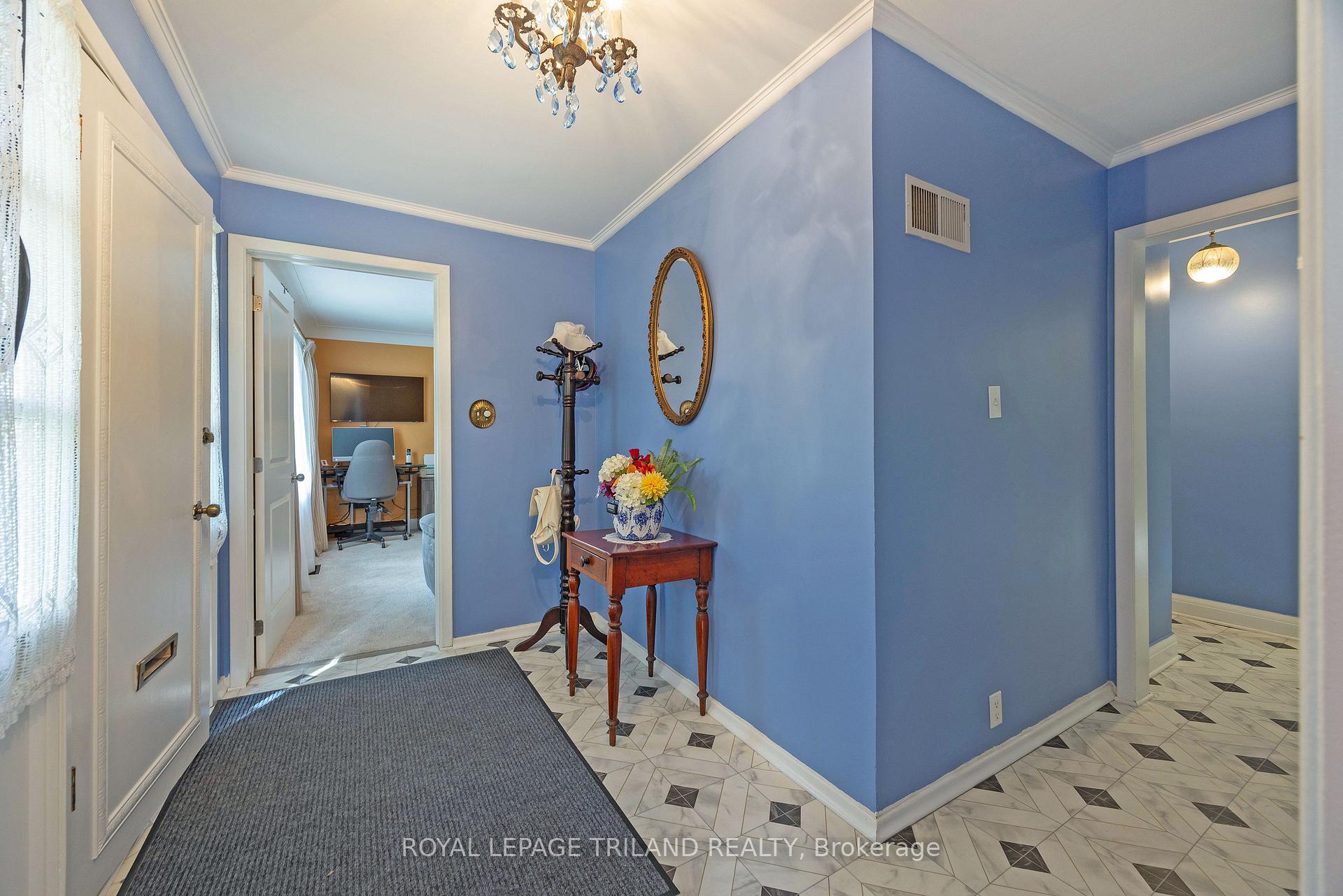 Photo 3 of 10 Regent Street, St. Thomas — HOMEH