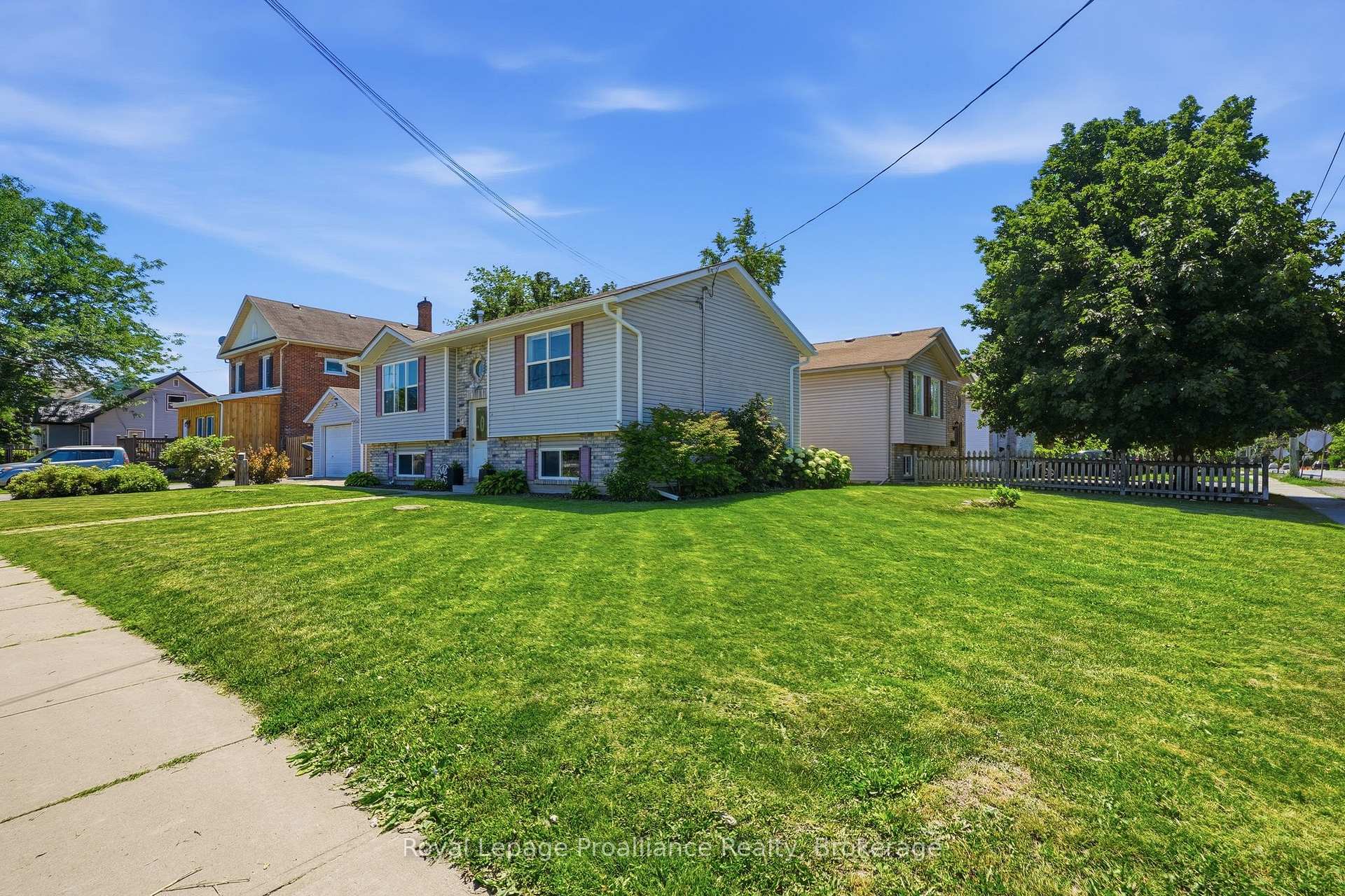 Photo 3 of 50 Octavia Street, Belleville, Belleville Ward — HOMEH