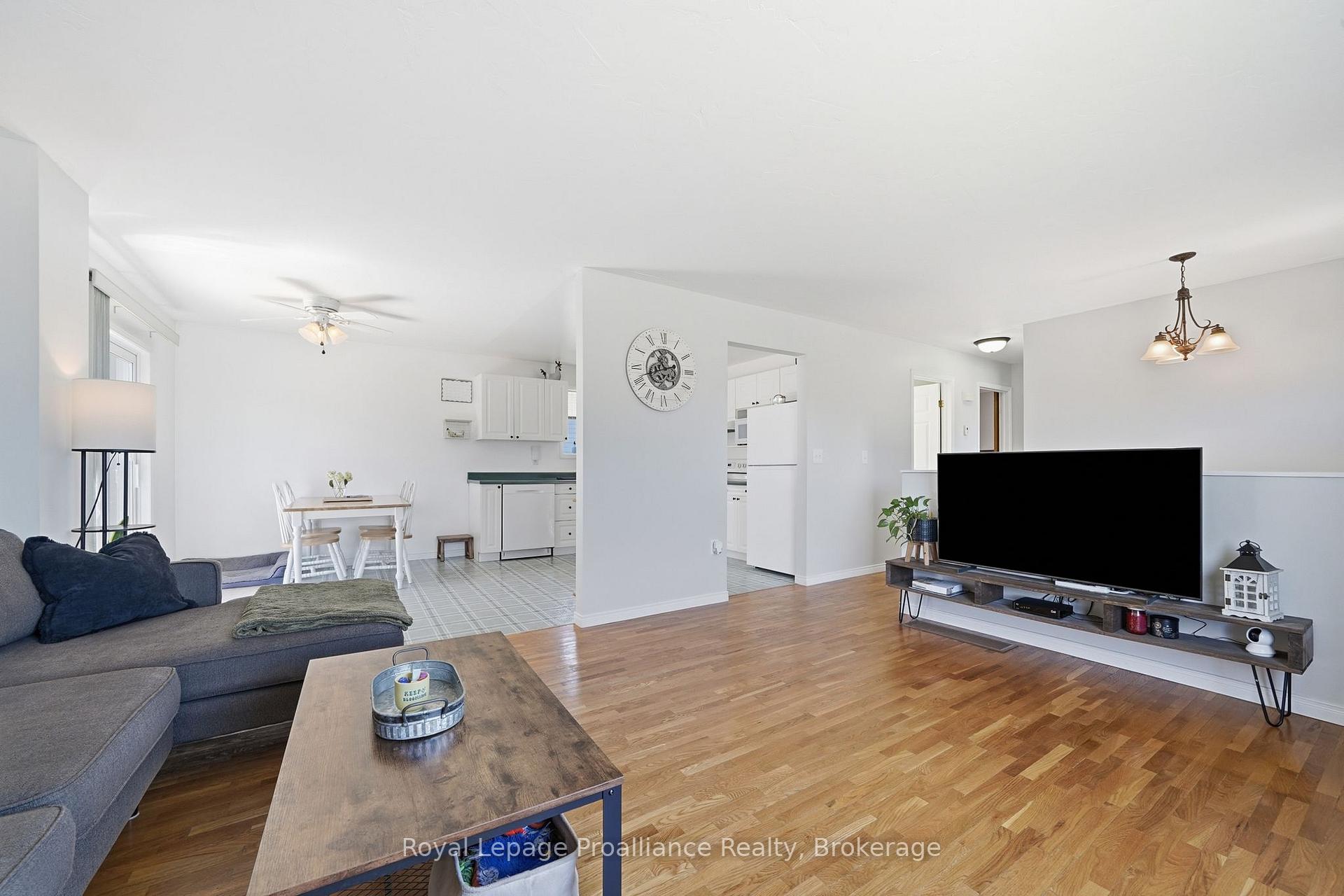Photo 17 of 50 Octavia Street, Belleville, Belleville Ward — HOMEH